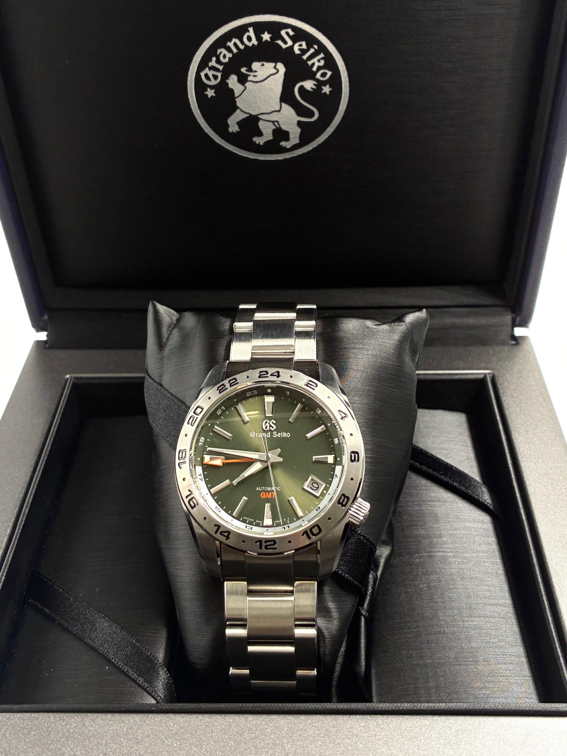 grand-seiko Sport Collection SBGM247G