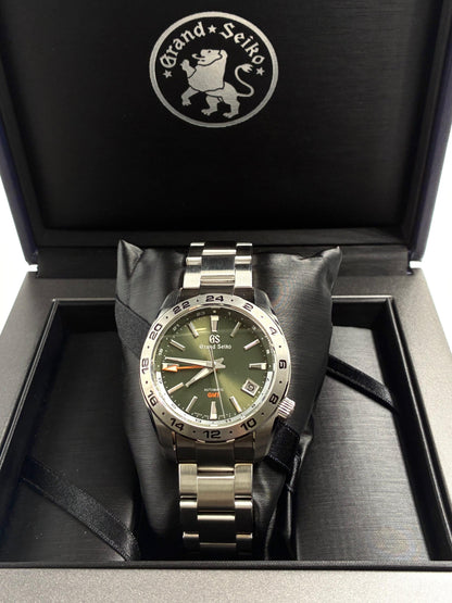 grand-seiko Sport Collection SBGM247G