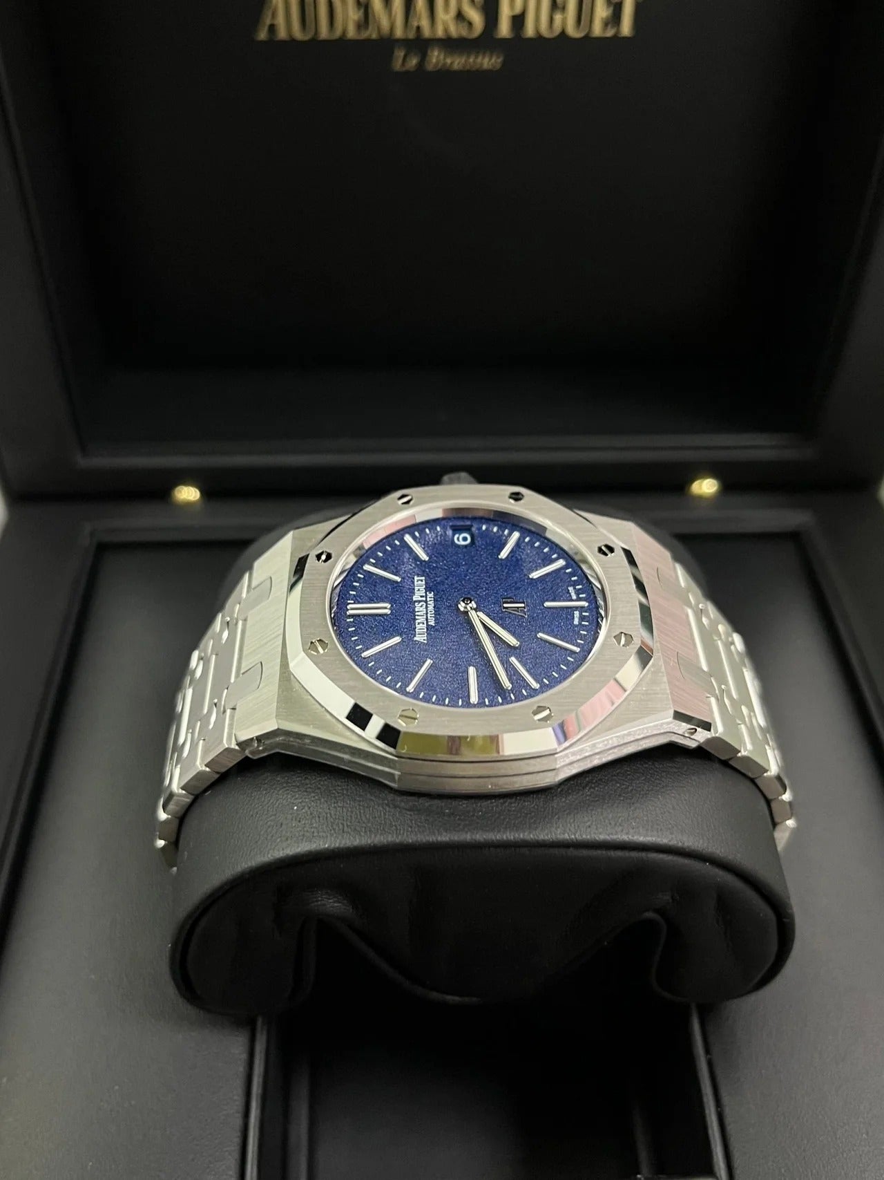 Audemars Piguet Royal Oak "jumbo" Extra-thin 16202BC.OO.1240BC.02 2025