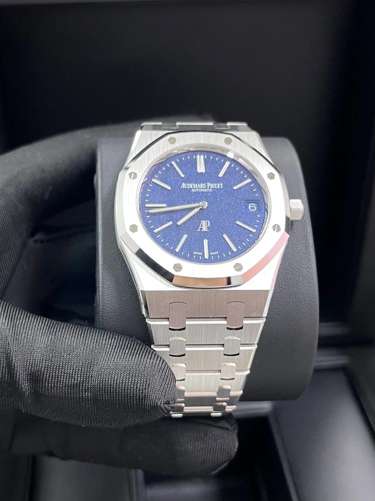 Audemars Piguet Royal Oak "jumbo" Extra-thin 16202BC.OO.1240BC.02 2025