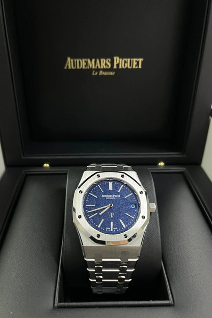 Audemars Piguet Royal Oak "jumbo" Extra-thin 16202BC.OO.1240BC.02 2025