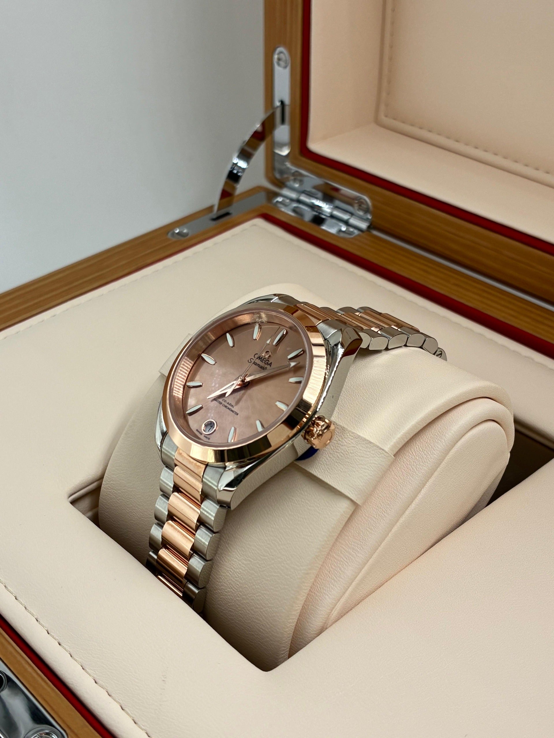 Omega Sedna™ gold - 220.20.34.20.10.001