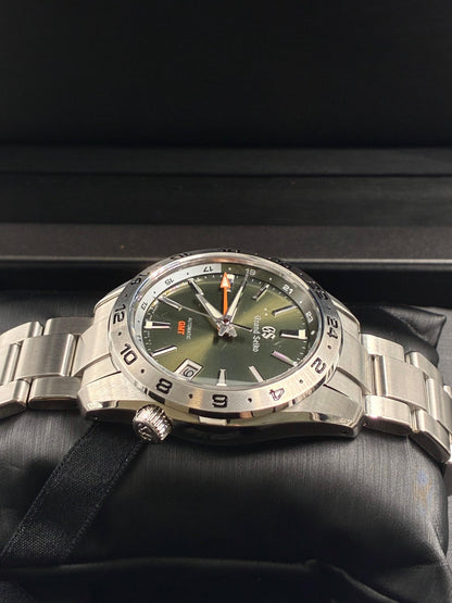 grand-seiko Sport Collection SBGM247G