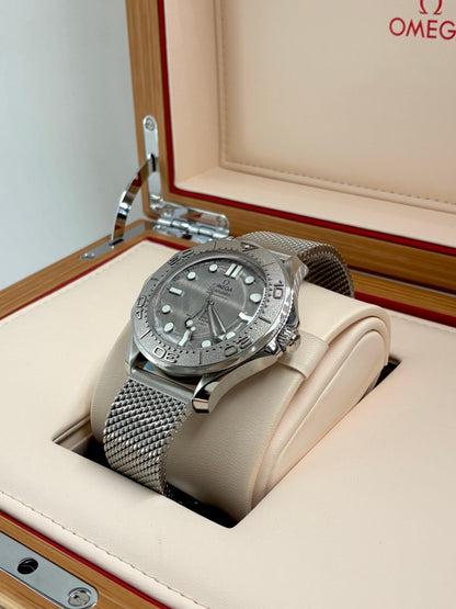 OMEGA  Seamaster Diver 300M 210.30.42.20.06.002