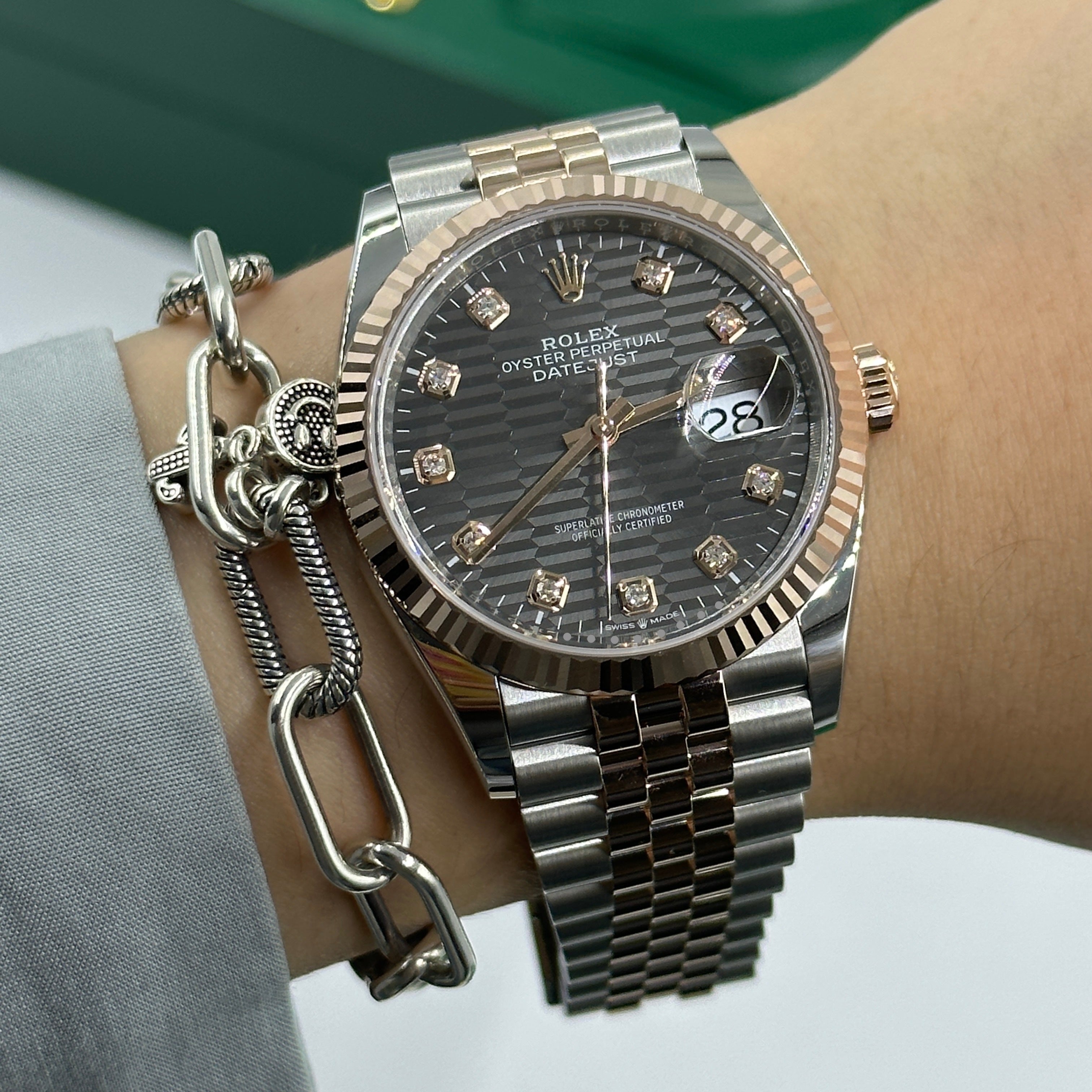 Rolex Datejust 36 126231G Grau geriffeltes Jubiläum 2024