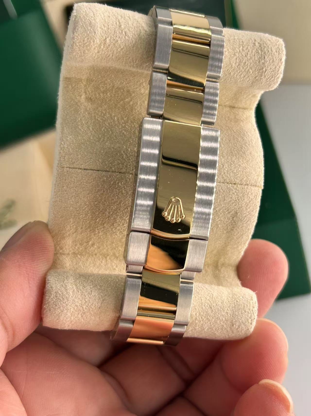 Rolex Datejust 36 126233G Champ Oyster 2025