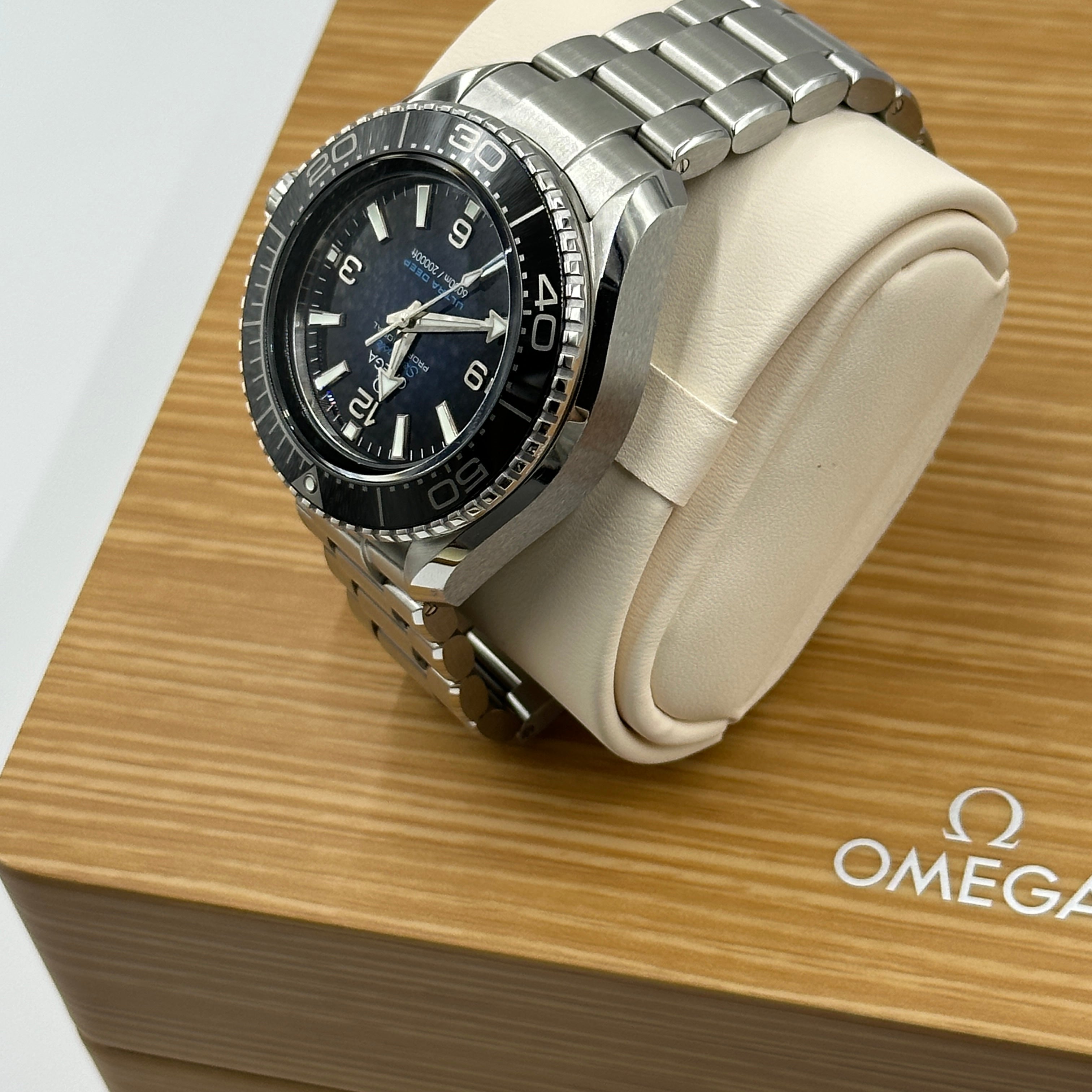 Omega Seamaster Planet Ocean 6000M 45,5 mm 215.30.46.21.03.001 2023