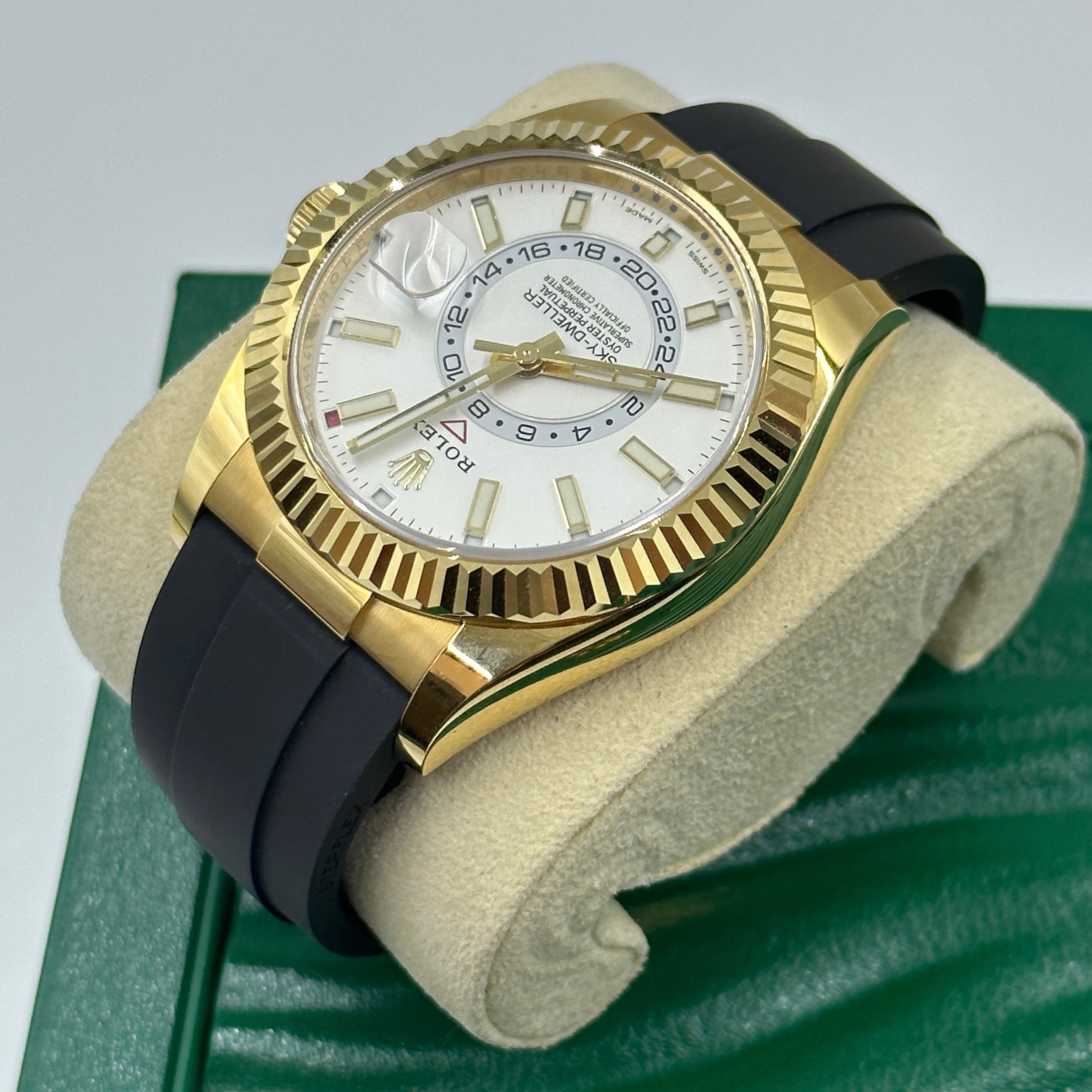 Rolex Sky-Dweller 42 mm 326238 Weiß 2021