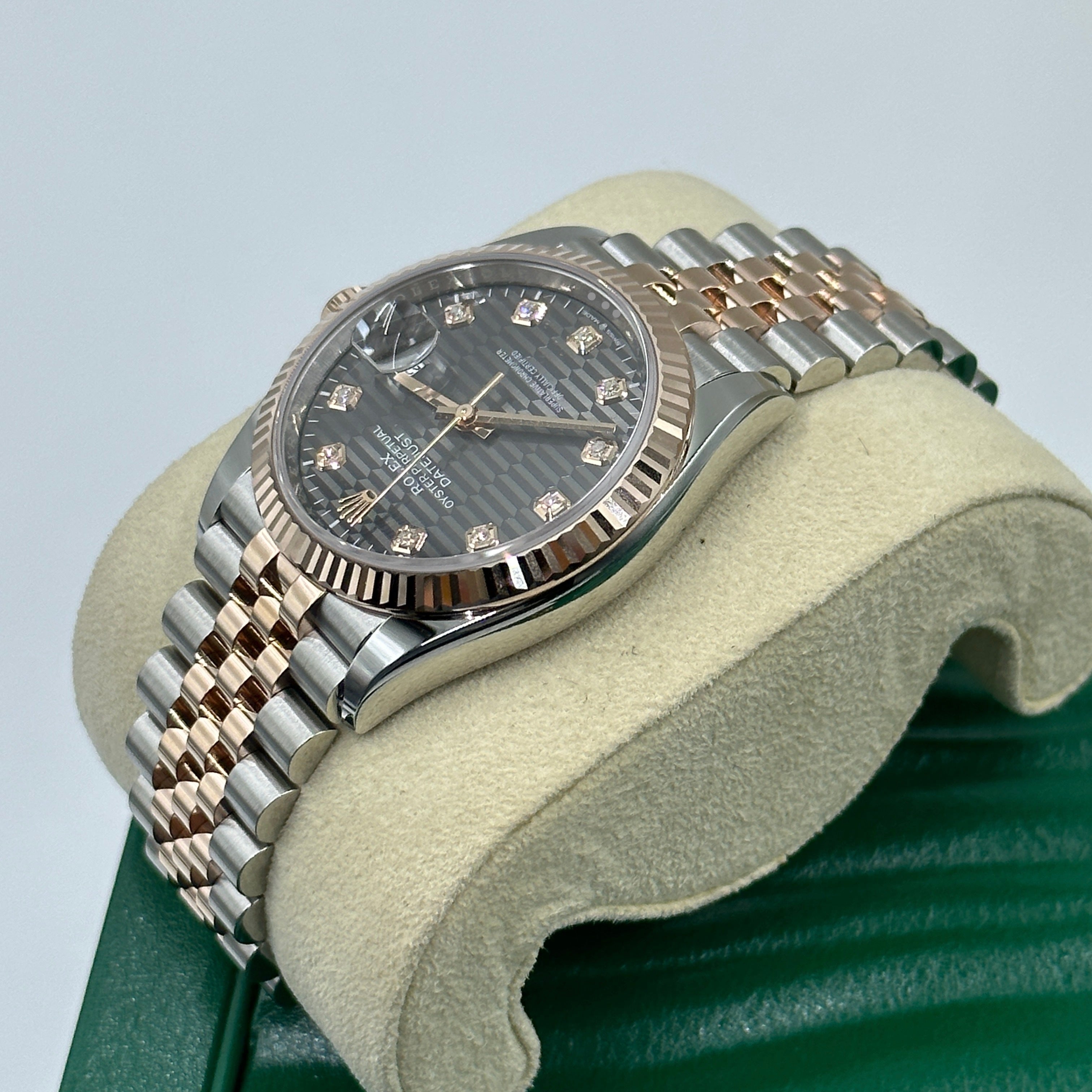 Rolex Datejust 36 126231G Grau geriffeltes Jubiläum 2024