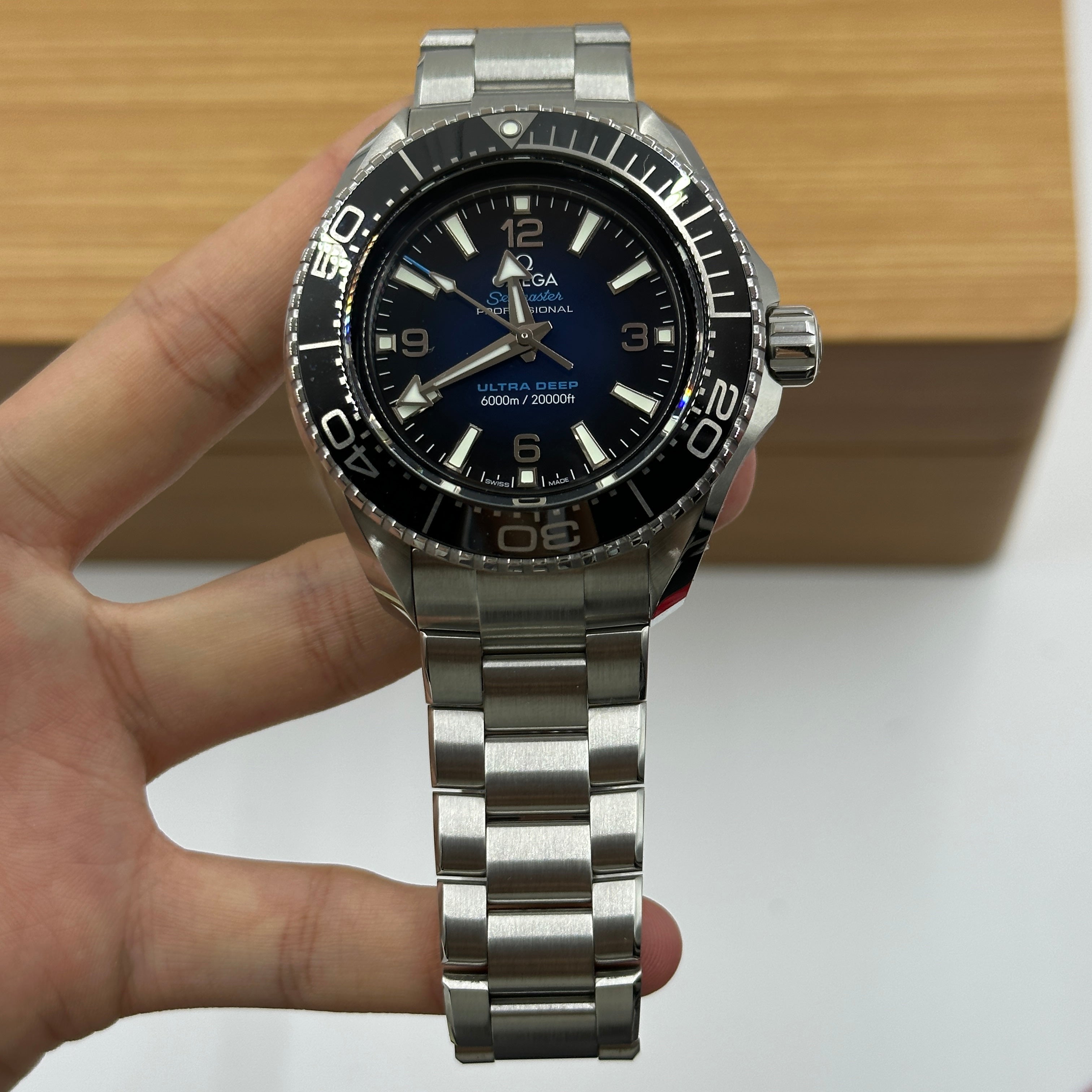 Omega Seamaster Planet Ocean 6000M 45,5 mm 215.30.46.21.03.001 2023
