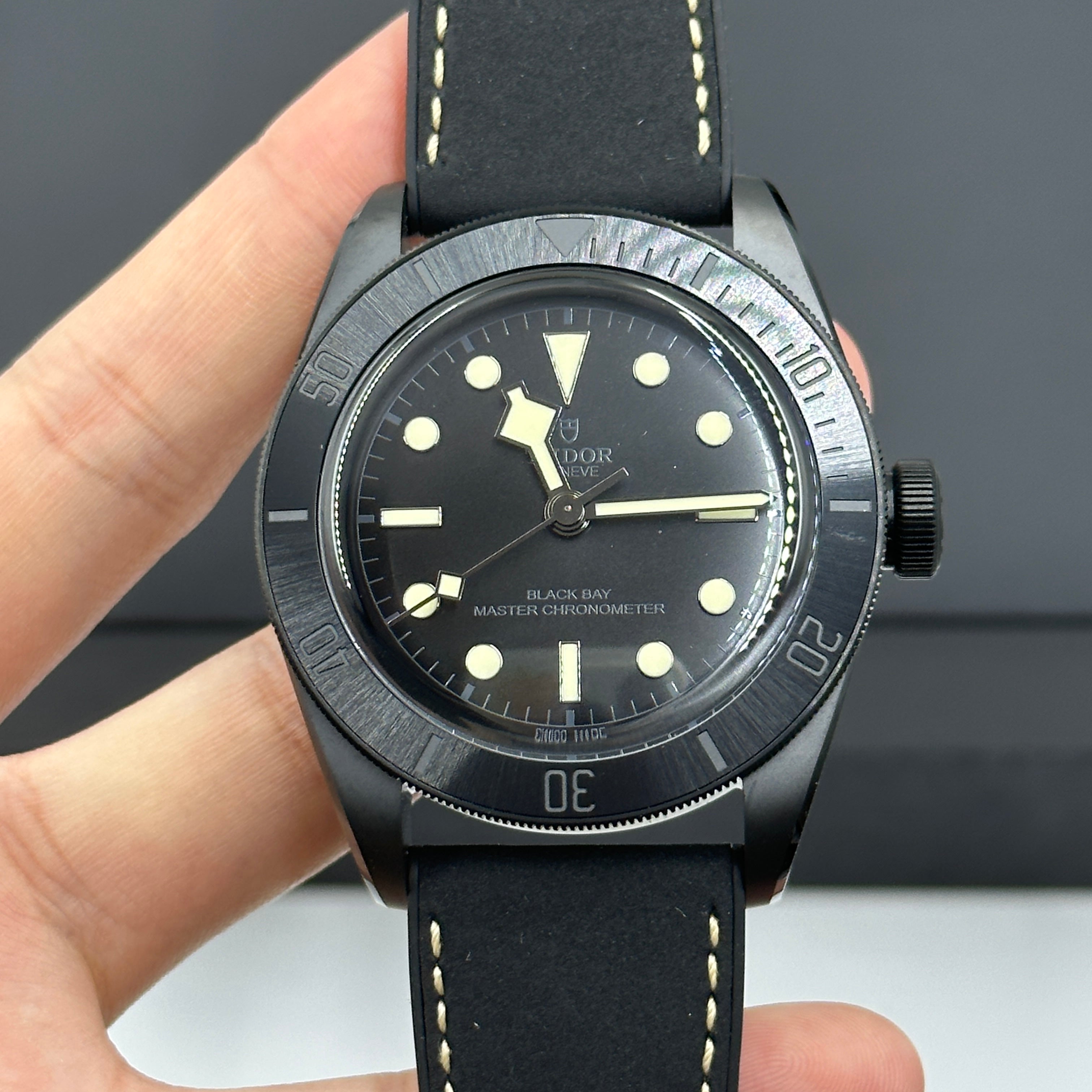 Tudor Black Bay Keramik 41 mm 79210Cnu-0001 Schwarzes Leder 2023