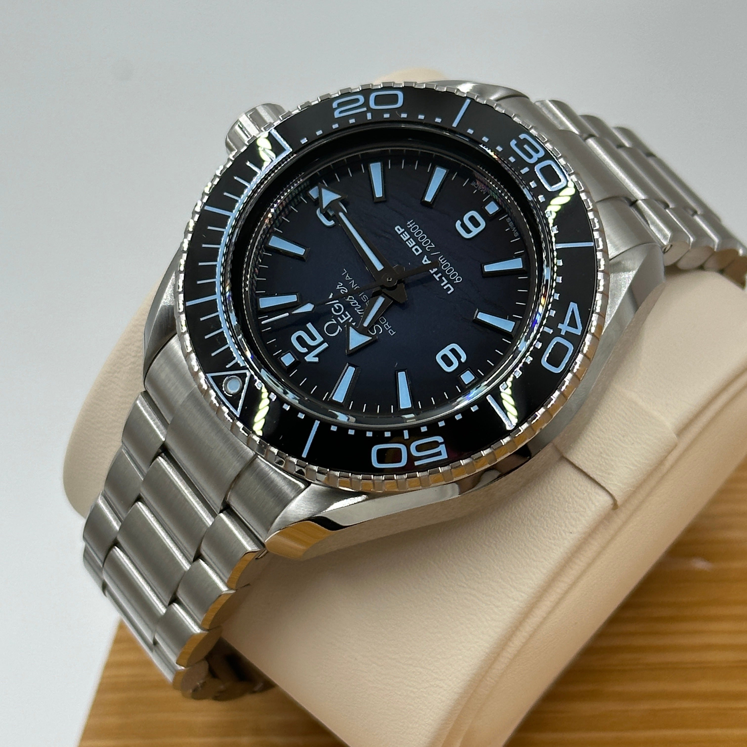 Omega Seamaster Planet Ocean 6000M 45,5 mm 215.30.46.21.03.002 2024