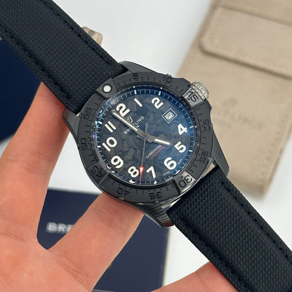 Breitling Avenger 42 mm Automatik 42 Night Mission S17328101B1X1 2025