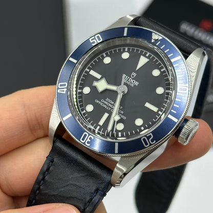 Tudor Black Bay 41 mm 79230B-0007 Blaues Leder 2024