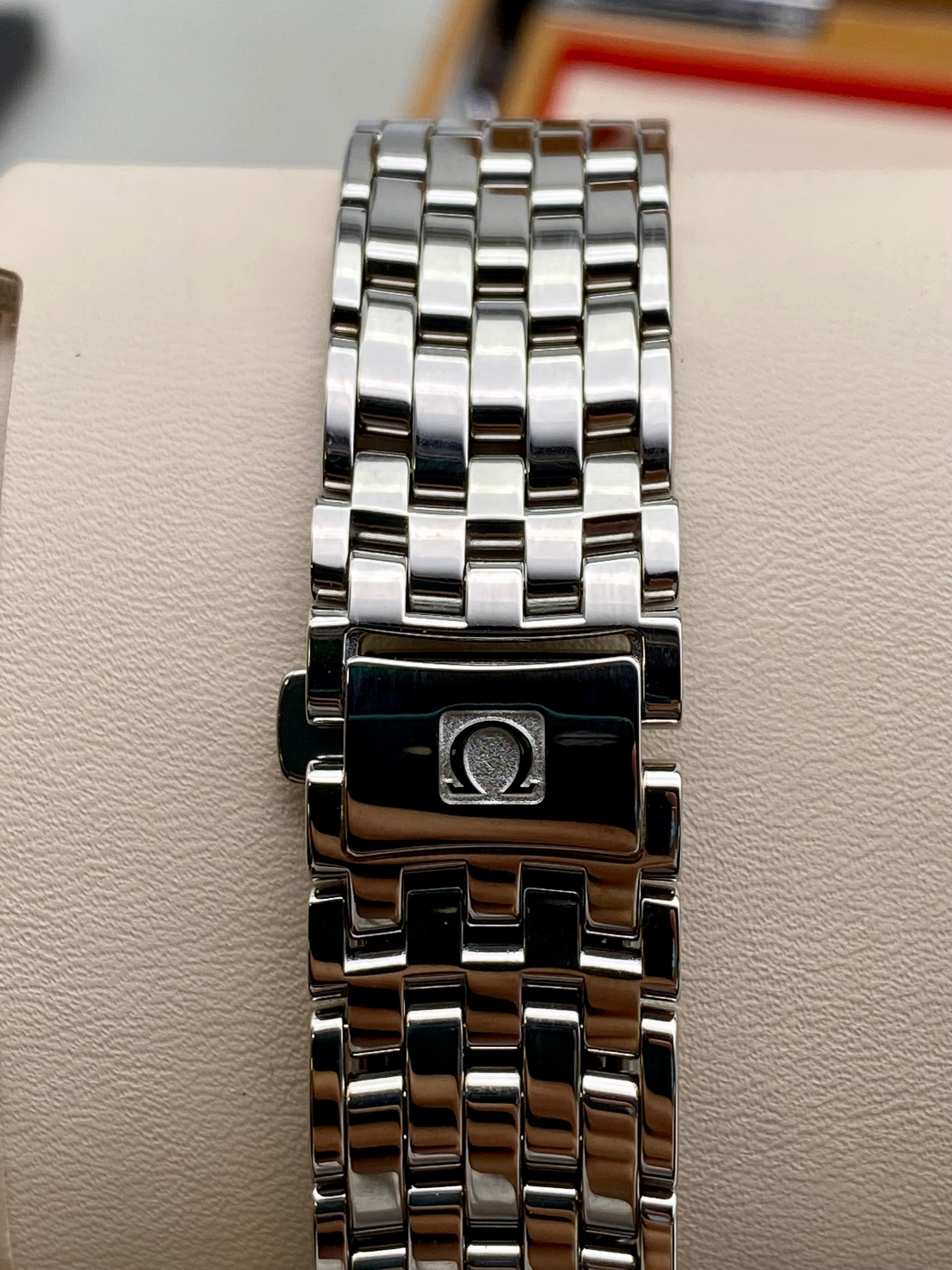 Omega De Ville Prestige 39,5 mm 424.10.40.20.01.001 2025
