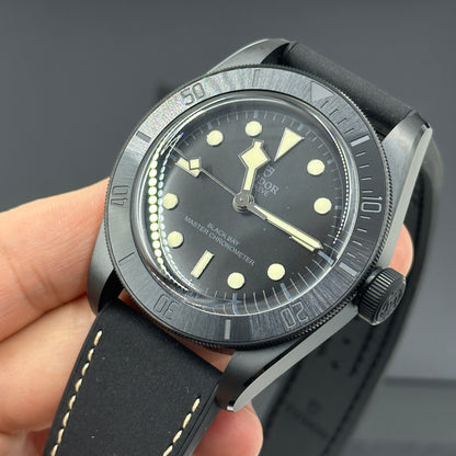Tudor Black Bay Keramik 41 mm 79210Cnu-0001 Schwarzes Leder 2023