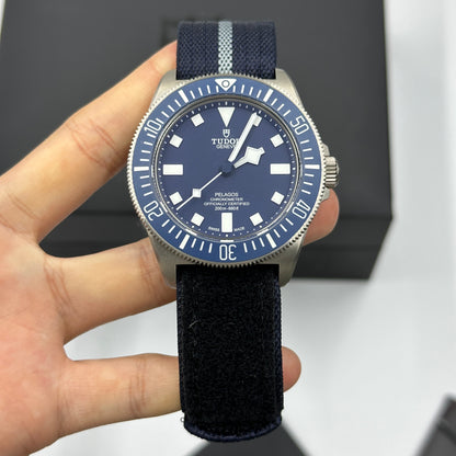 Tudor Pelagos FXD 42 mm 25707B/23-0001 Blauer Stoff 2024