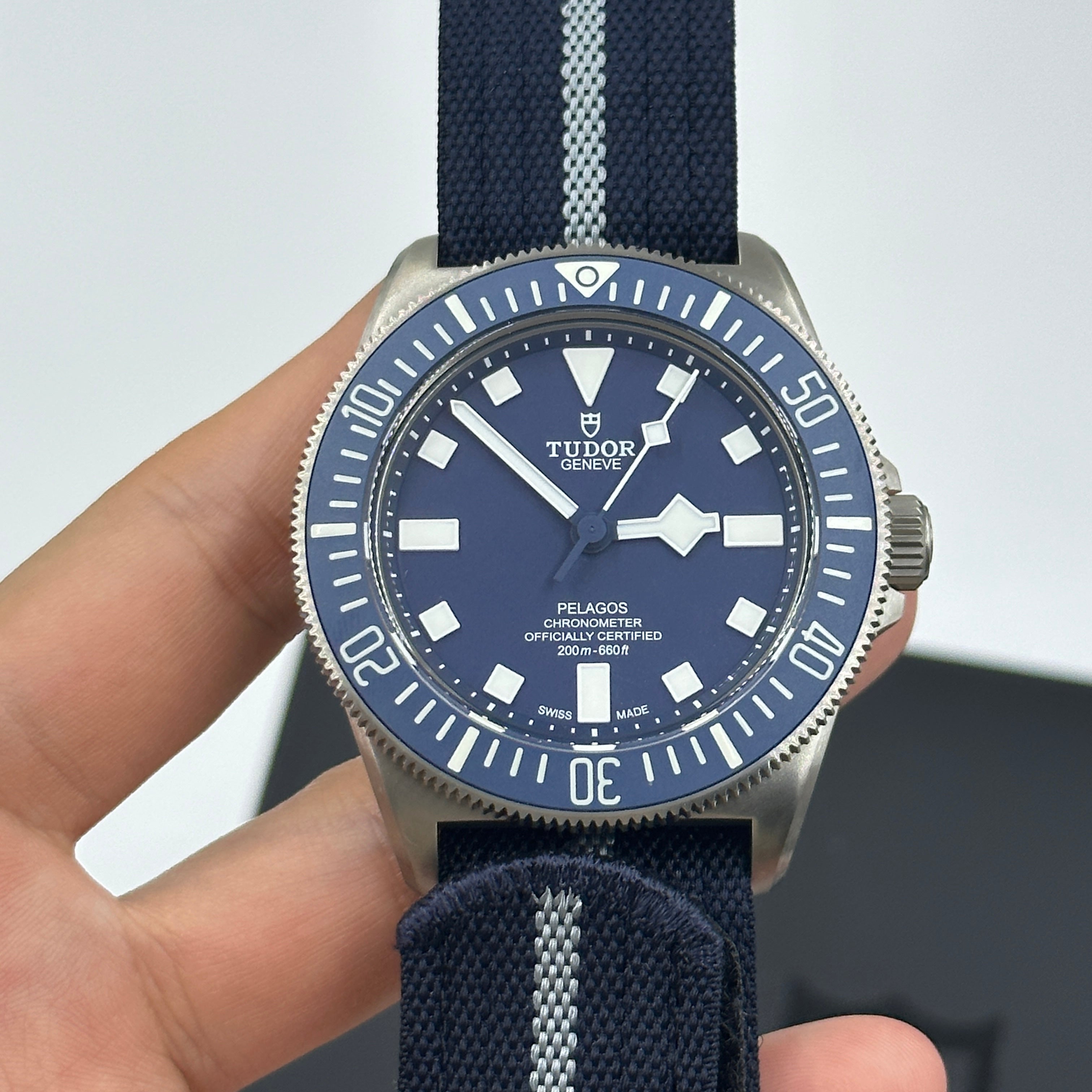 Tudor Pelagos FXD 42 mm 25707B/24 Blauer Stoff 2024