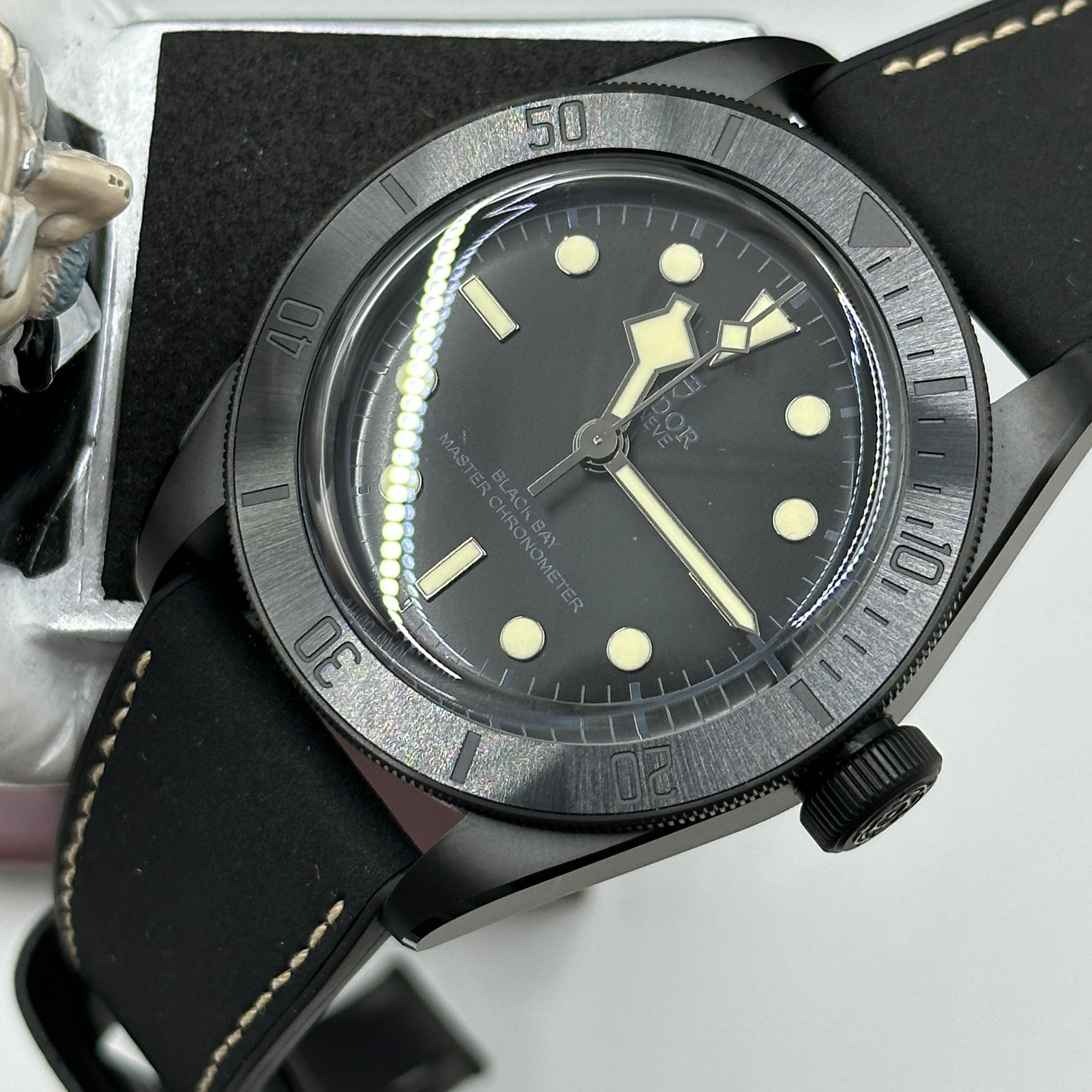 Tudor Black Bay Keramik 41 mm 79210Cnu-0001 Schwarzes Leder 2023