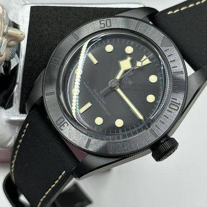 Tudor Black Bay Keramik 41 mm 79210Cnu-0001 Schwarzes Leder 2023