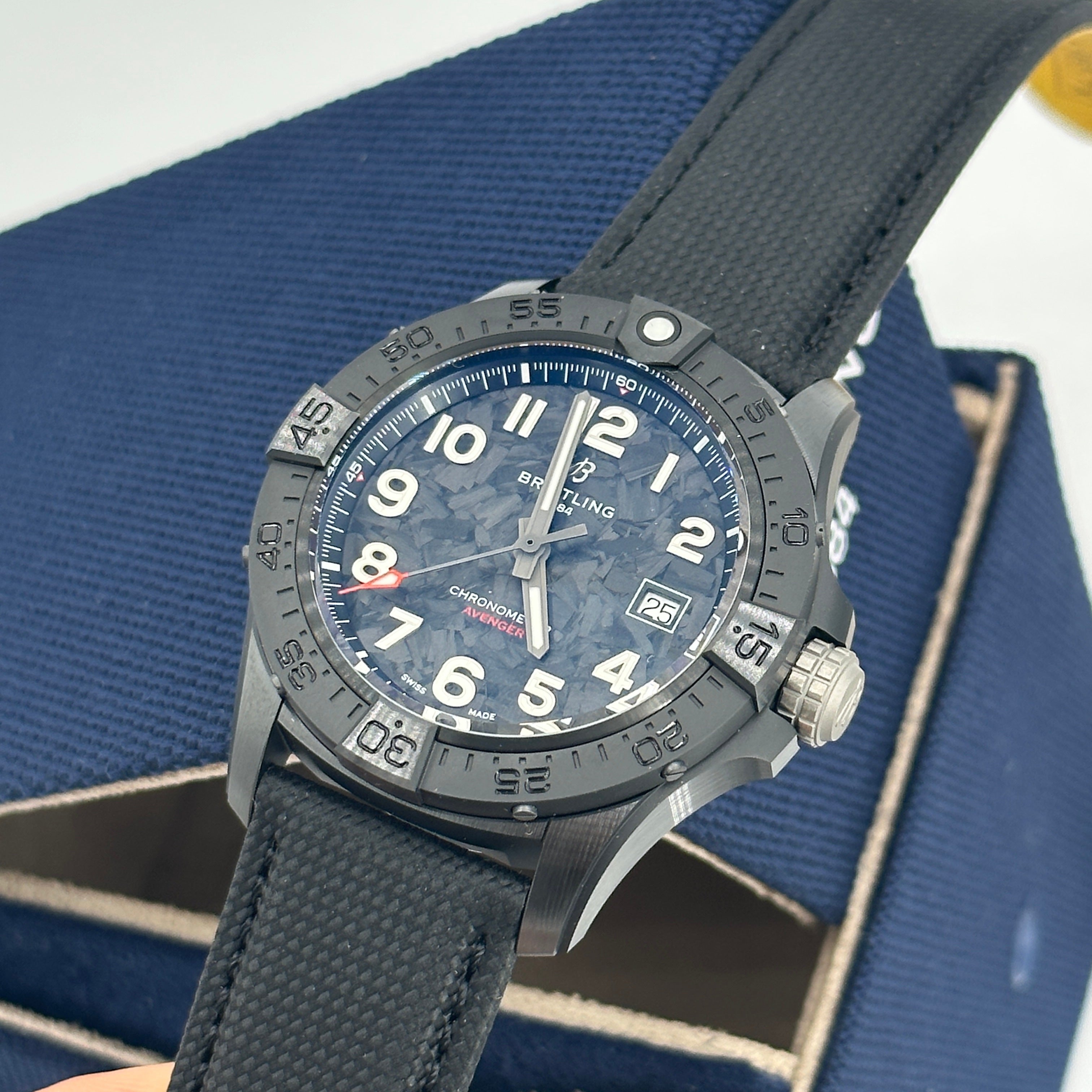 Breitling Avenger 42 mm Automatik 42 Night Mission S17328101B1X1 2025