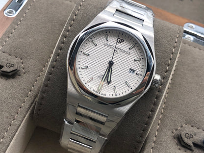 Girard Perregaux Laureato 41mm 81000-11-131-11A 2022