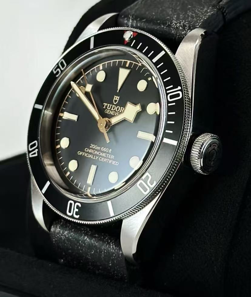 Tudor Black Bay 41 mm 79230N-0008 Schwarzes Leder 2024 HWN