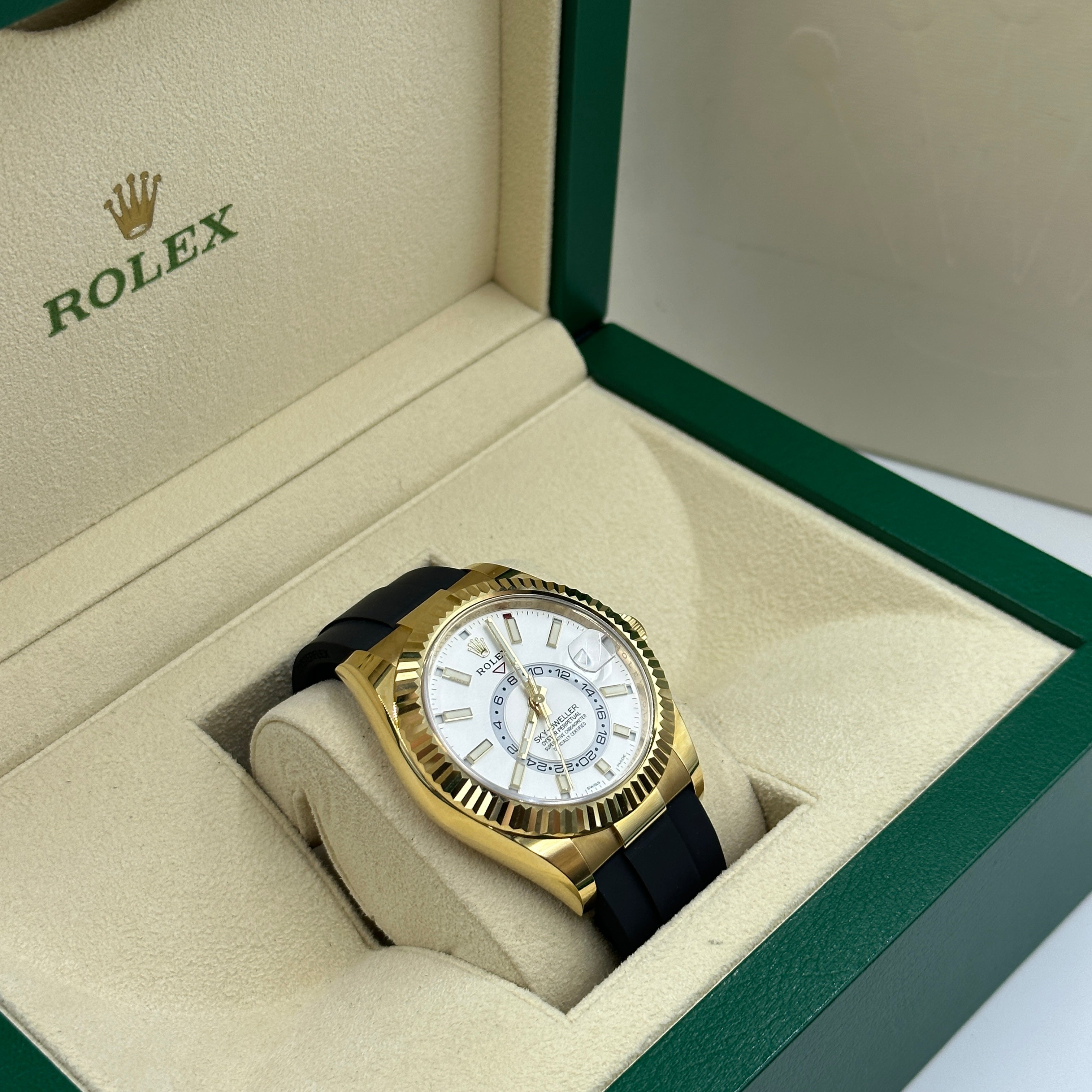 Rolex Sky-Dweller 42 mm 326238 Weiß 2021