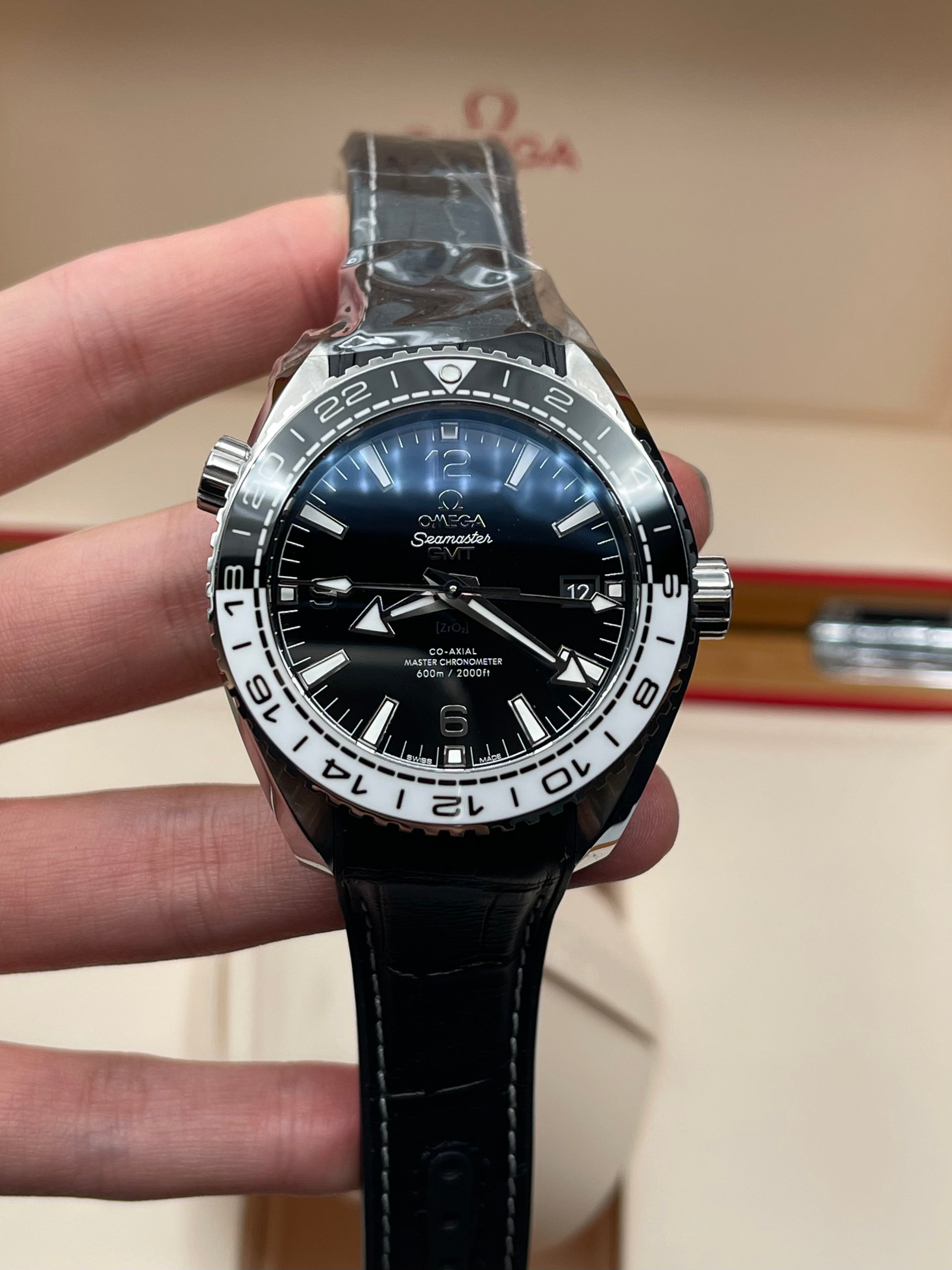 Omega Seamaster Planet Ocean 600M 43,5 mm 215.33.44.22.01.001 2025