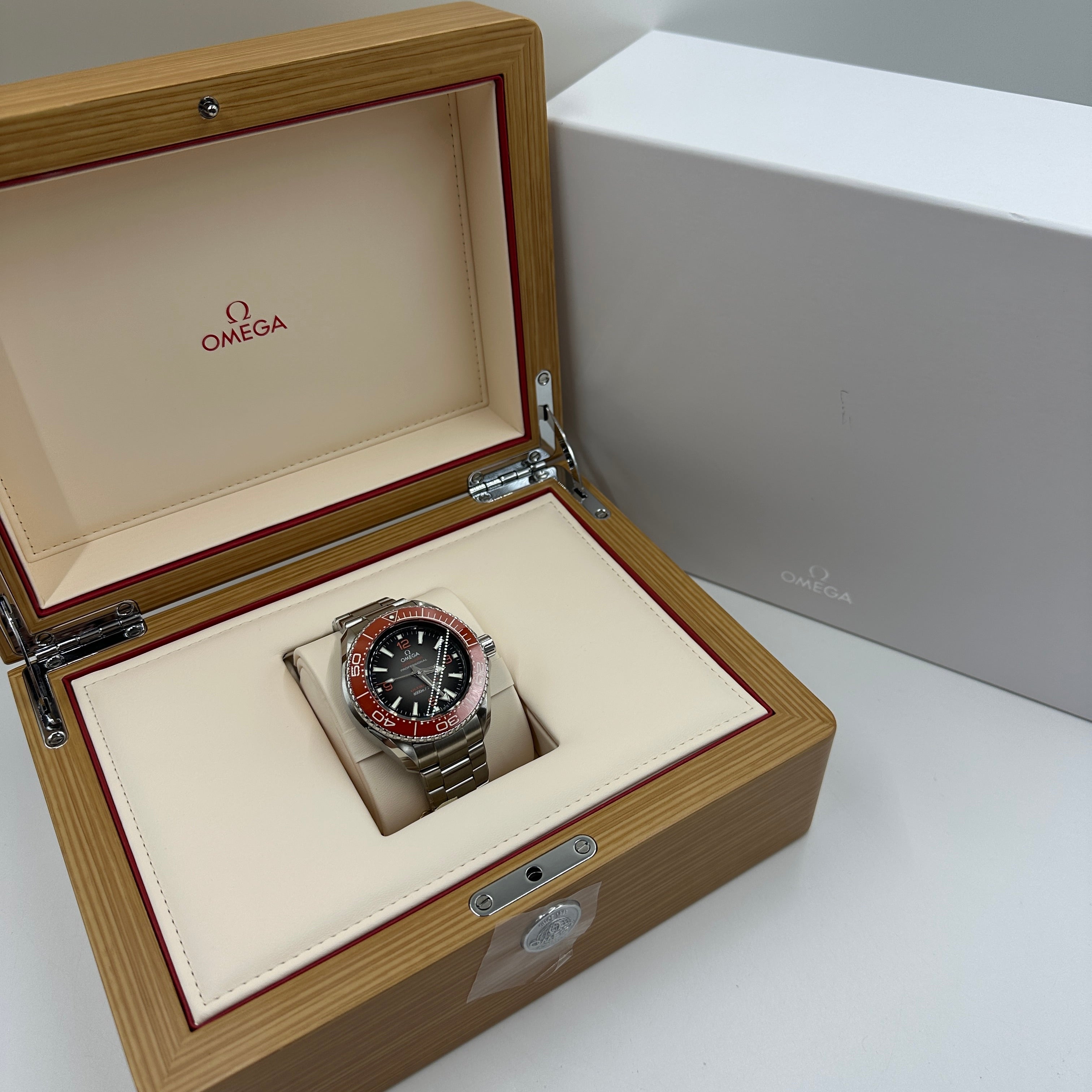Omega Seamaster Planet Ocean 6000M 45,5 mm 215.30.46.21.06.001 2023