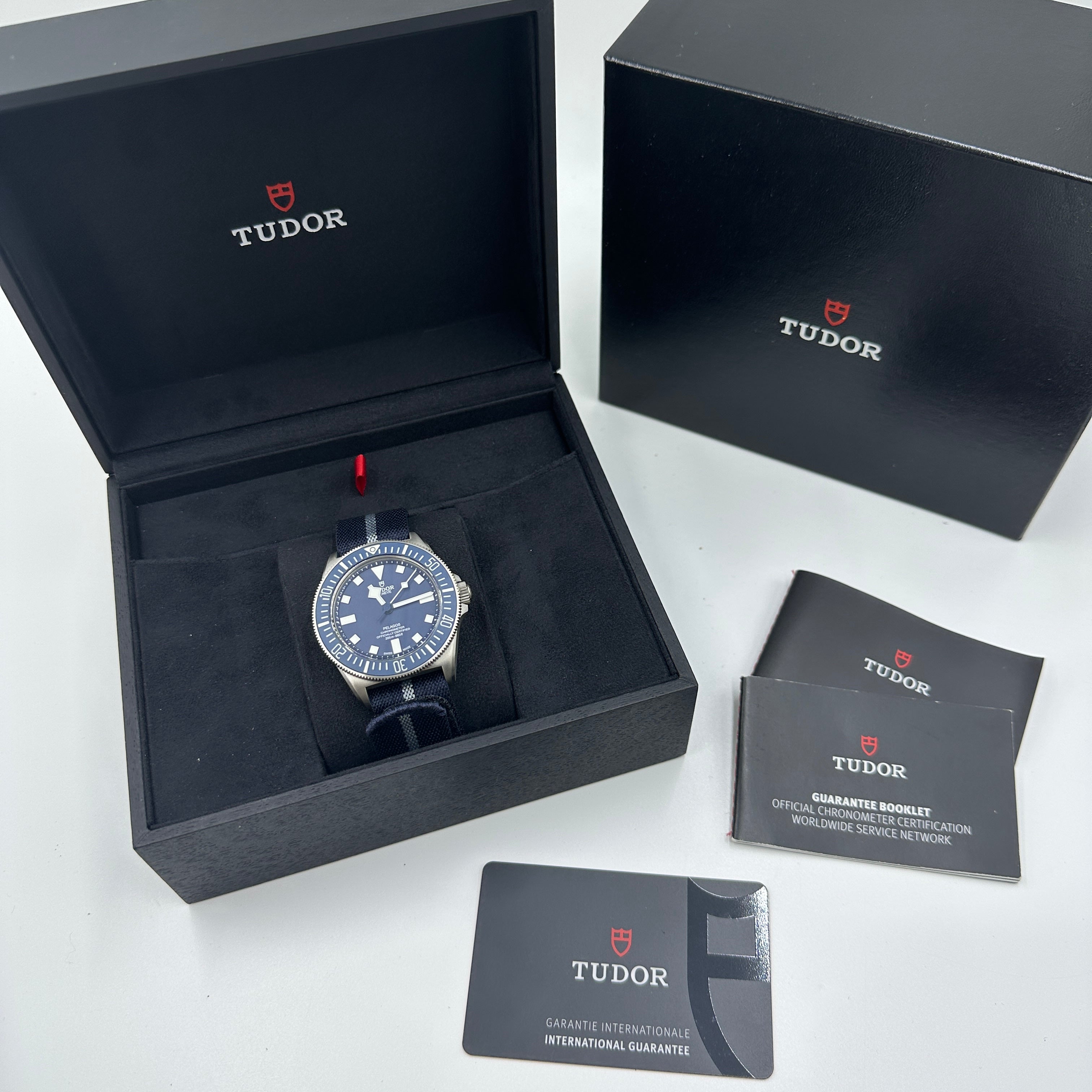 Tudor Pelagos FXD 42 mm 25707B/24 Blauer Stoff 2024