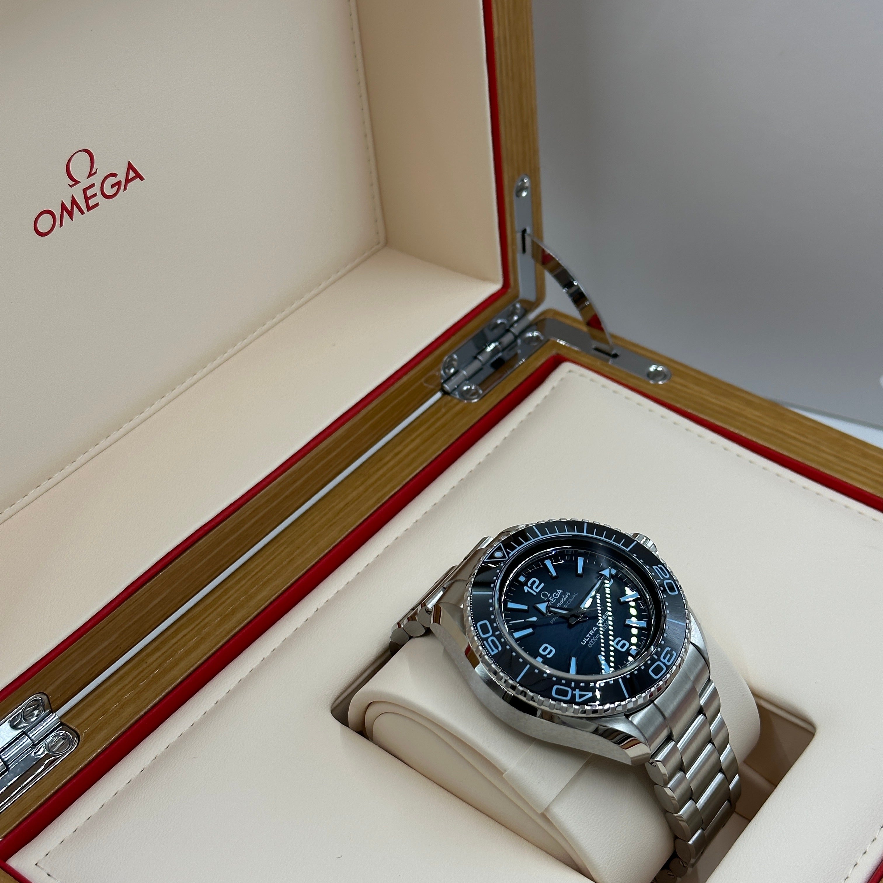 Omega Seamaster Planet Ocean 6000M 45,5 mm 215.30.46.21.03.002 2024
