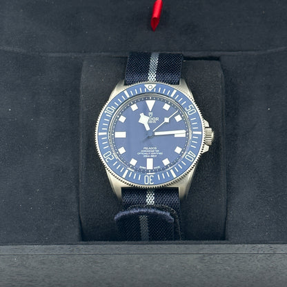 Tudor Pelagos FXD 42 mm 25707B/24 Blauer Stoff 2024