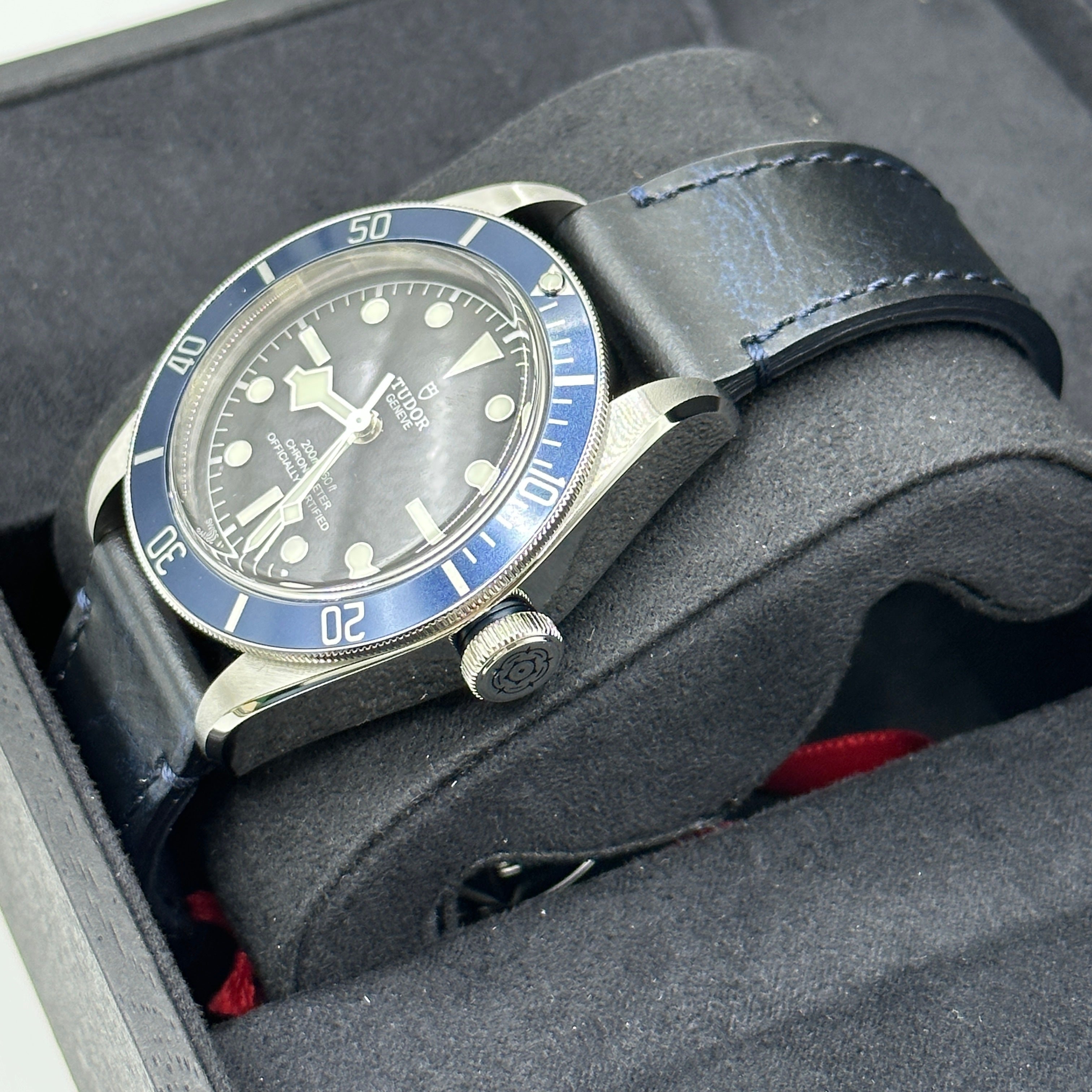 Tudor Black Bay 41 mm 79230B-0007 Blaues Leder 2024