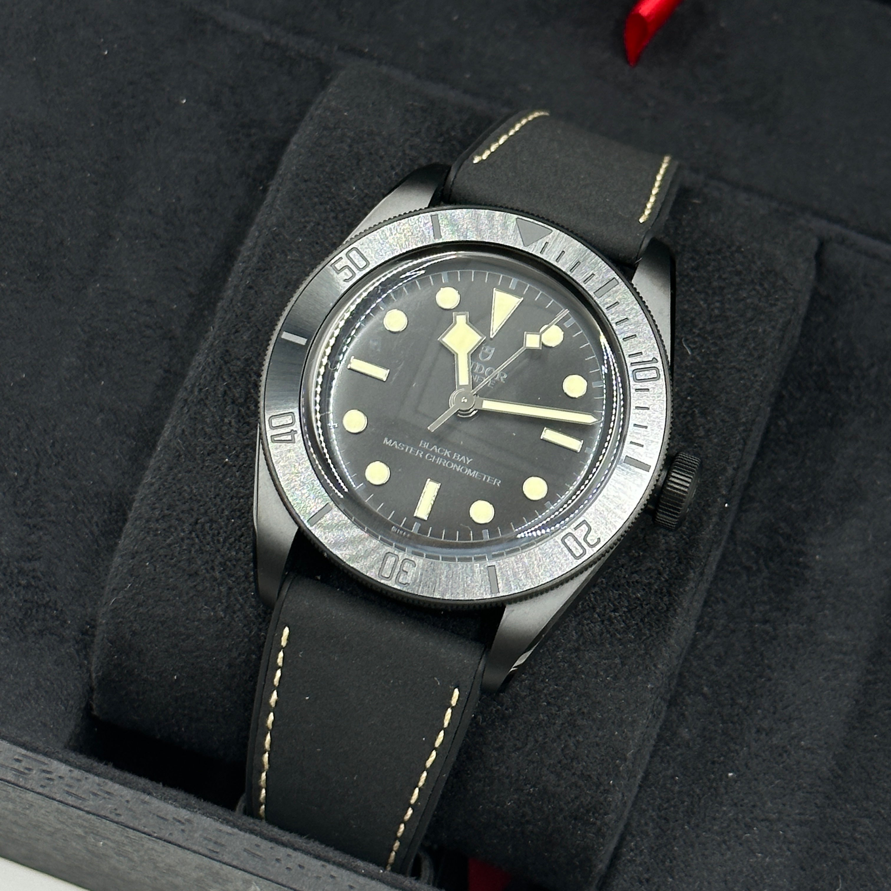 Tudor Black Bay Keramik 41 mm 79210Cnu-0001 Schwarzes Leder 2023