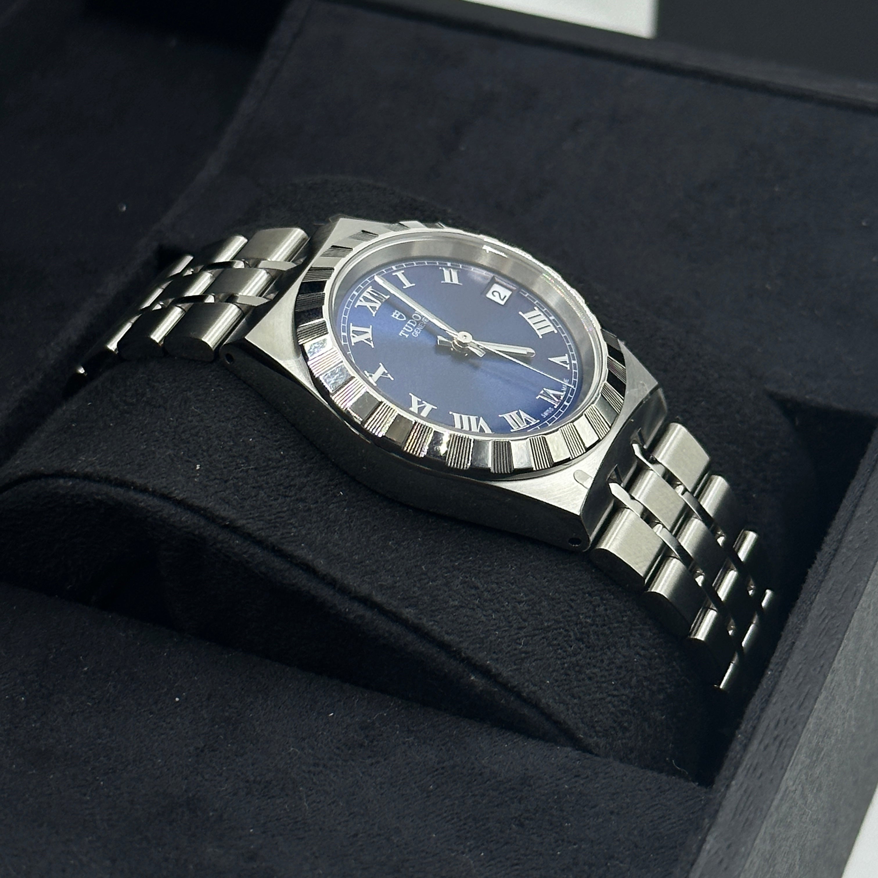 Tudor Tudor Royal 34 mm 28400-0006 Blauer römischer Stahl 2023