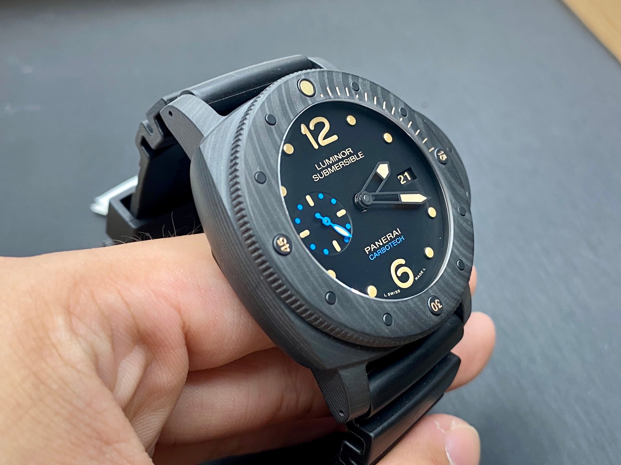 Panerai Submersible 47 mm Carbotech™ PAM00616 2017
