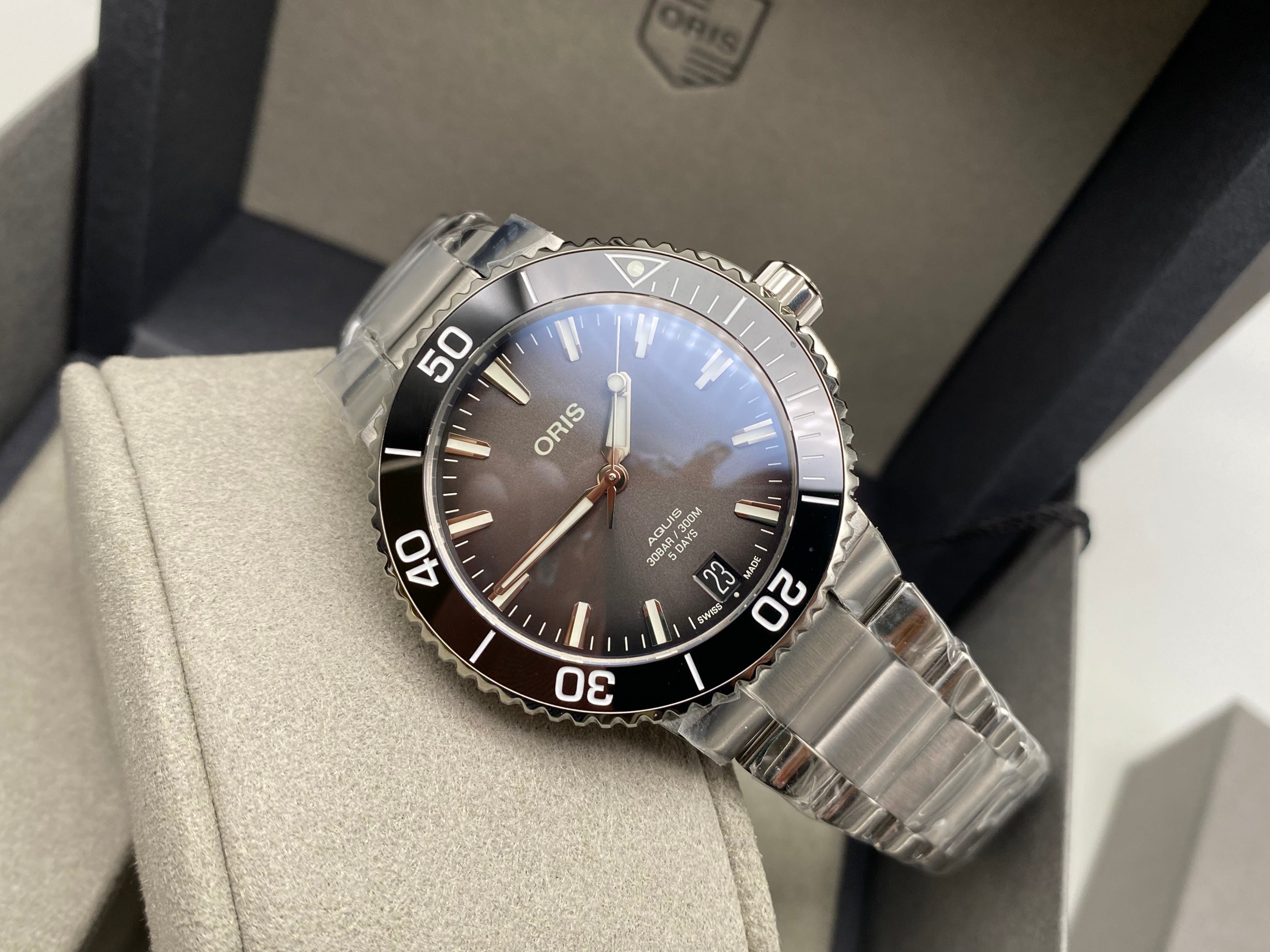Oris Aquis 41,5 mm 01 400 7769 4154 2025