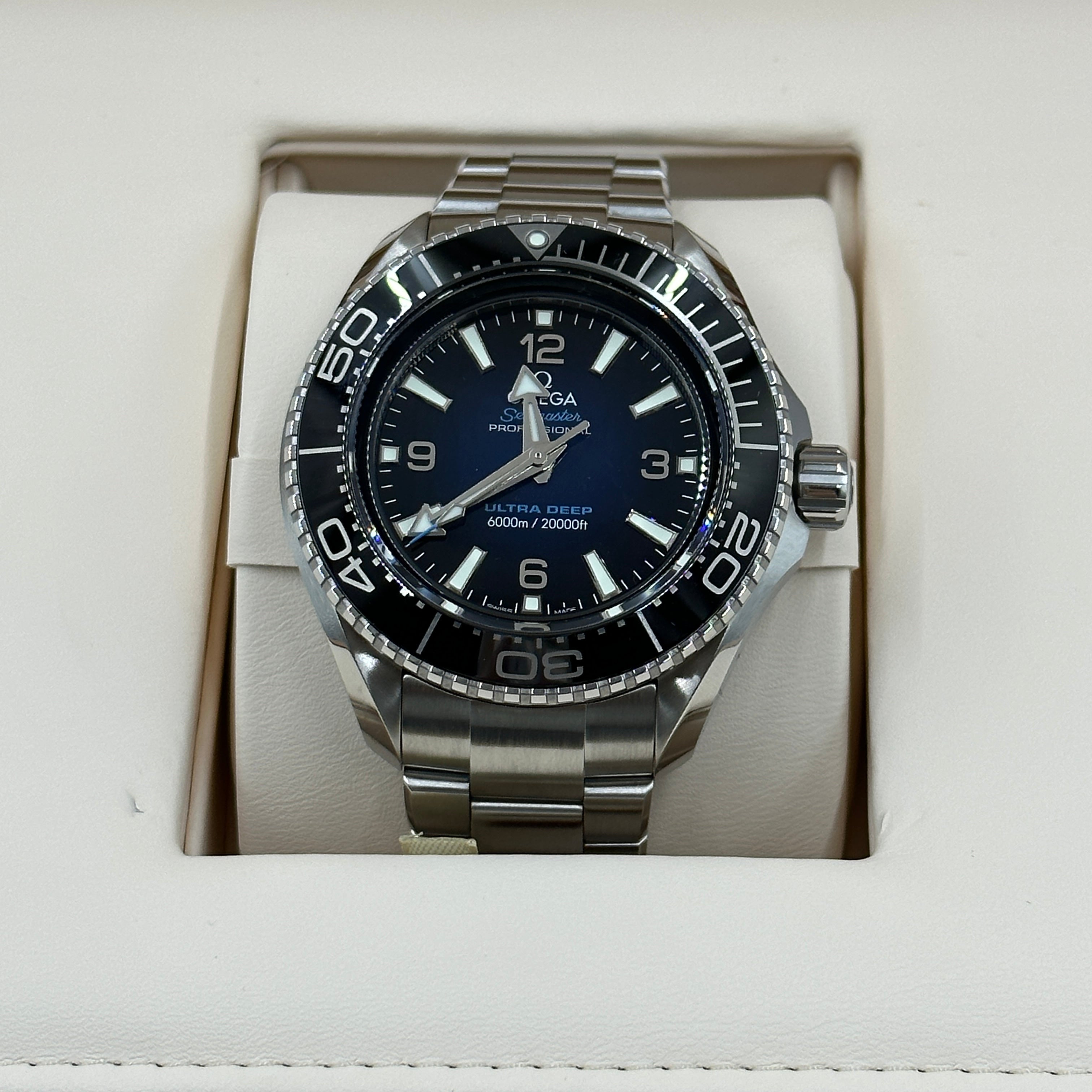 Omega Seamaster Planet Ocean 6000M 45,5 mm 215.30.46.21.03.001 2023