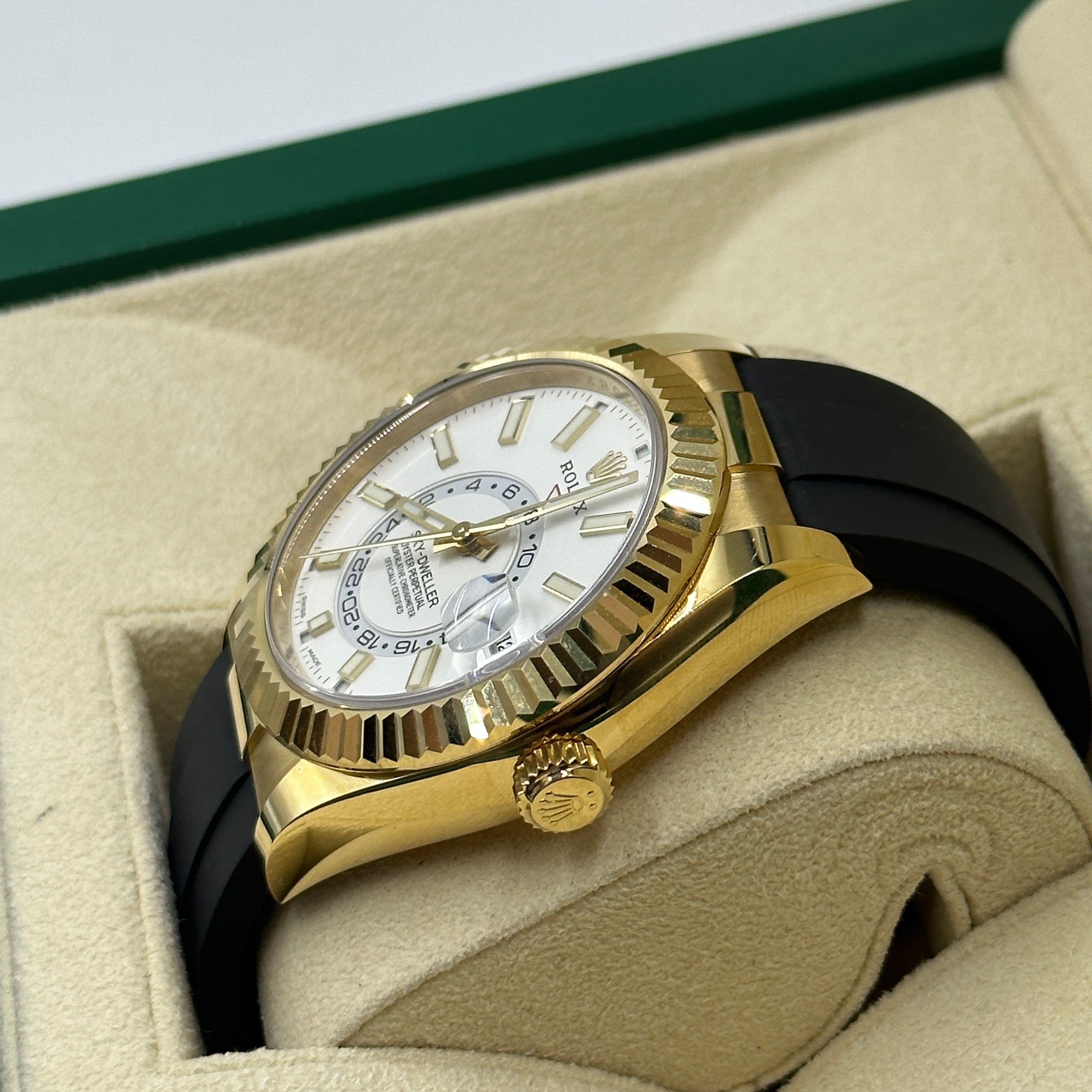 Rolex Sky-Dweller 42 mm 326238 Weiß 2021