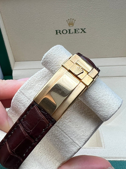 Rolex Cosmograph Daytona 116518 Schwarzes Leder (alte Karte) 2019