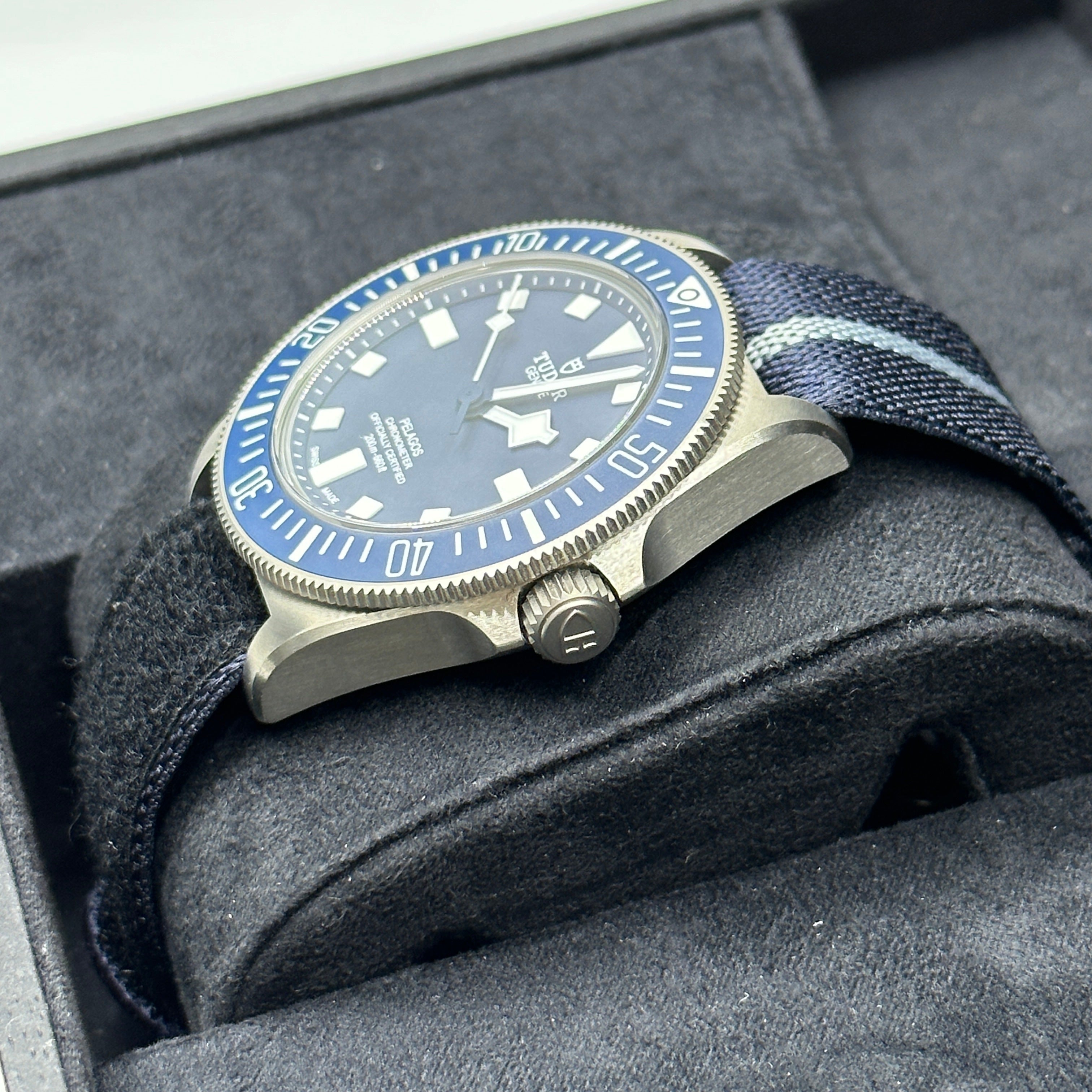 Tudor Pelagos FXD 42 mm 25707B/23-0001 Blauer Stoff 2024