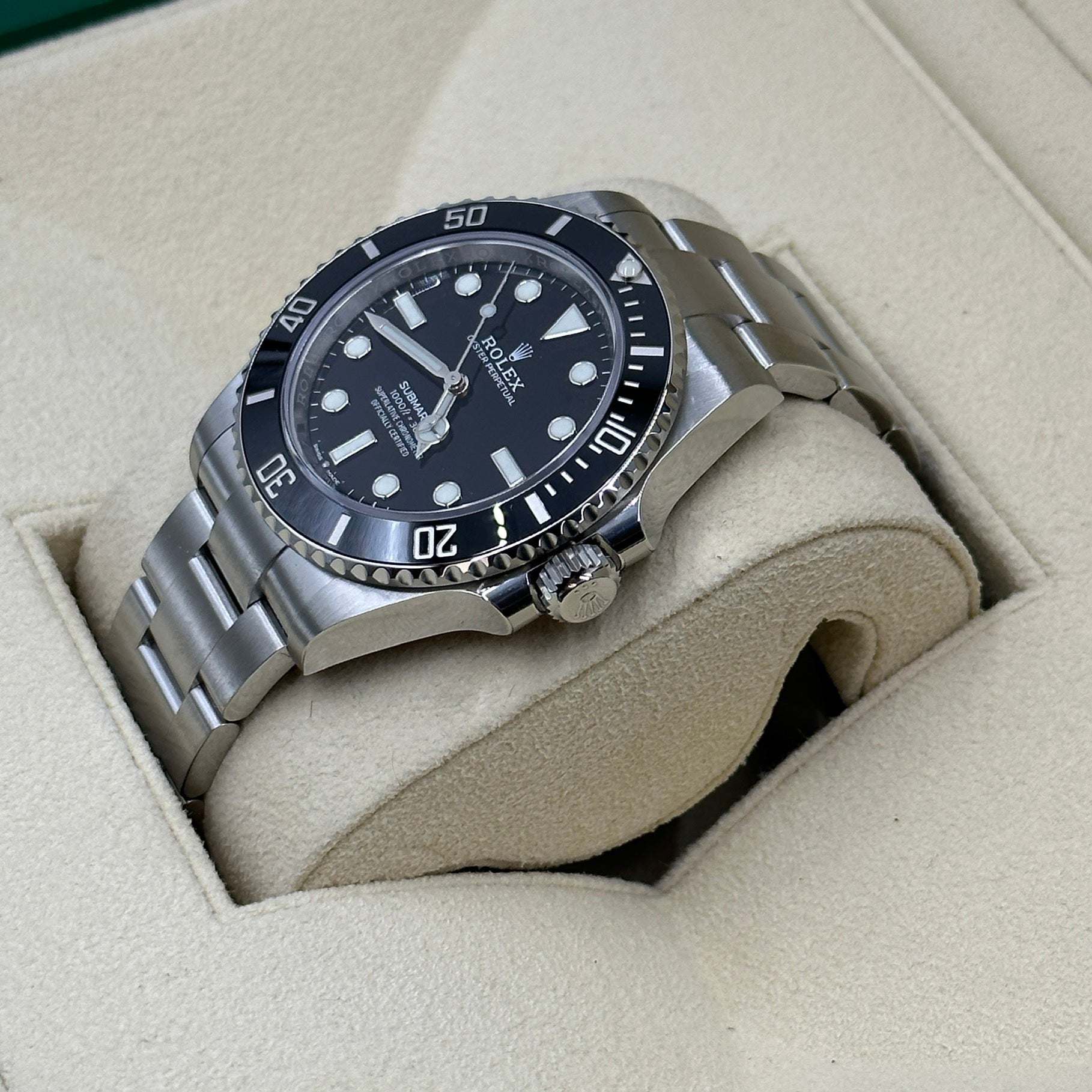 Rolex Submariner 41 mm 124060 2025