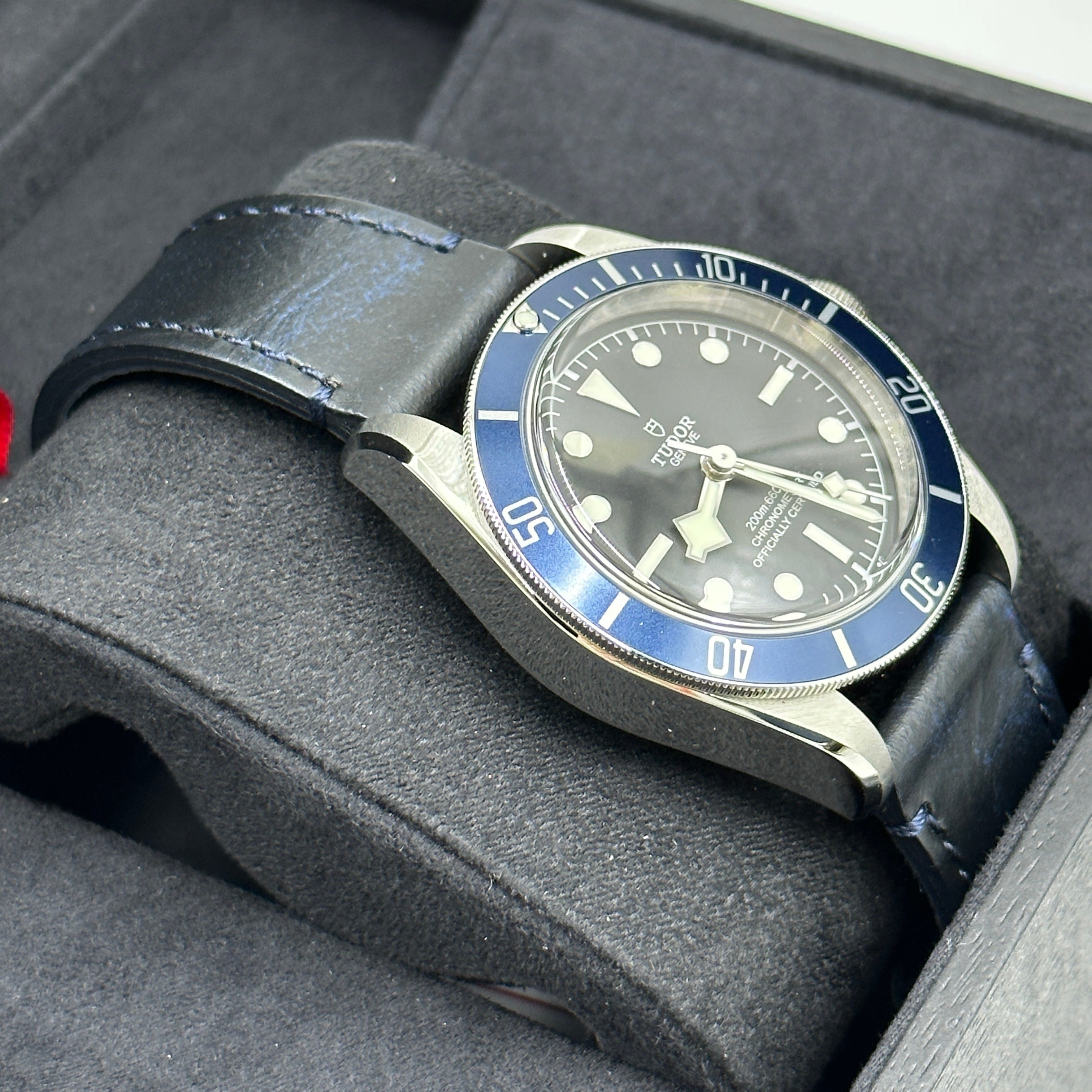 Tudor Black Bay 41 mm 79230B-0007 Blaues Leder 2024