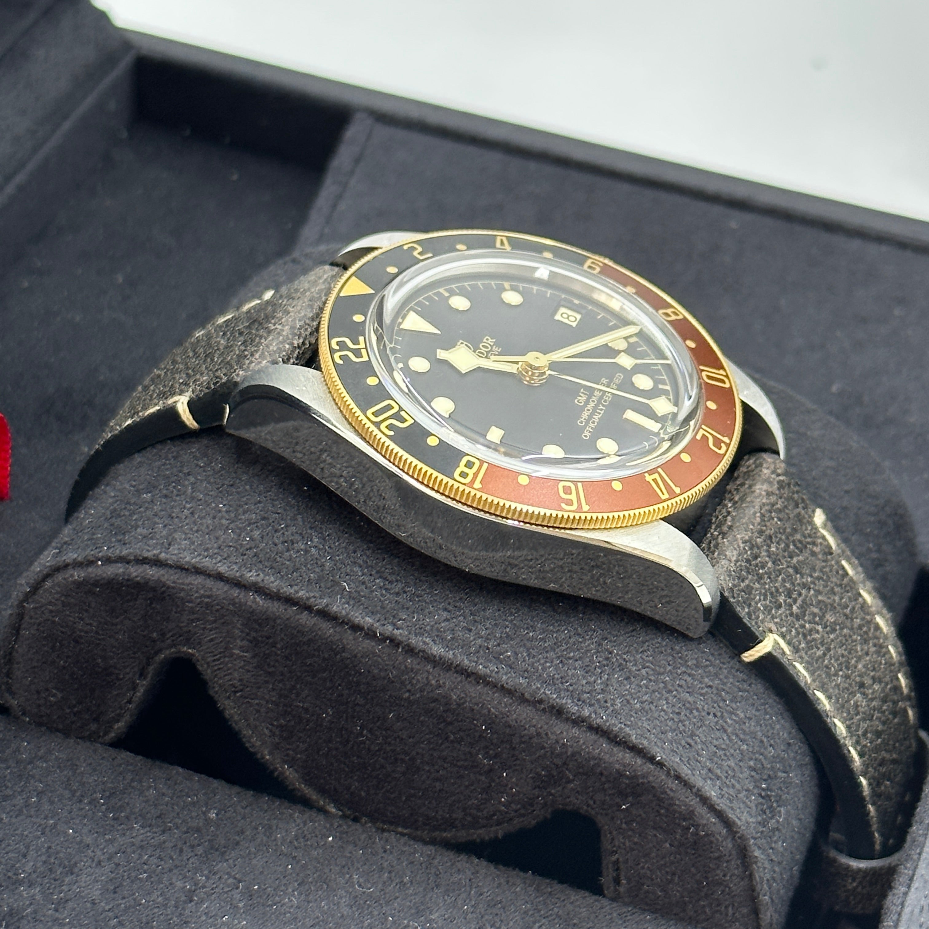 Tudor Black Bay GMT 41mm 79833Mn-0003 Lederarmband 2024