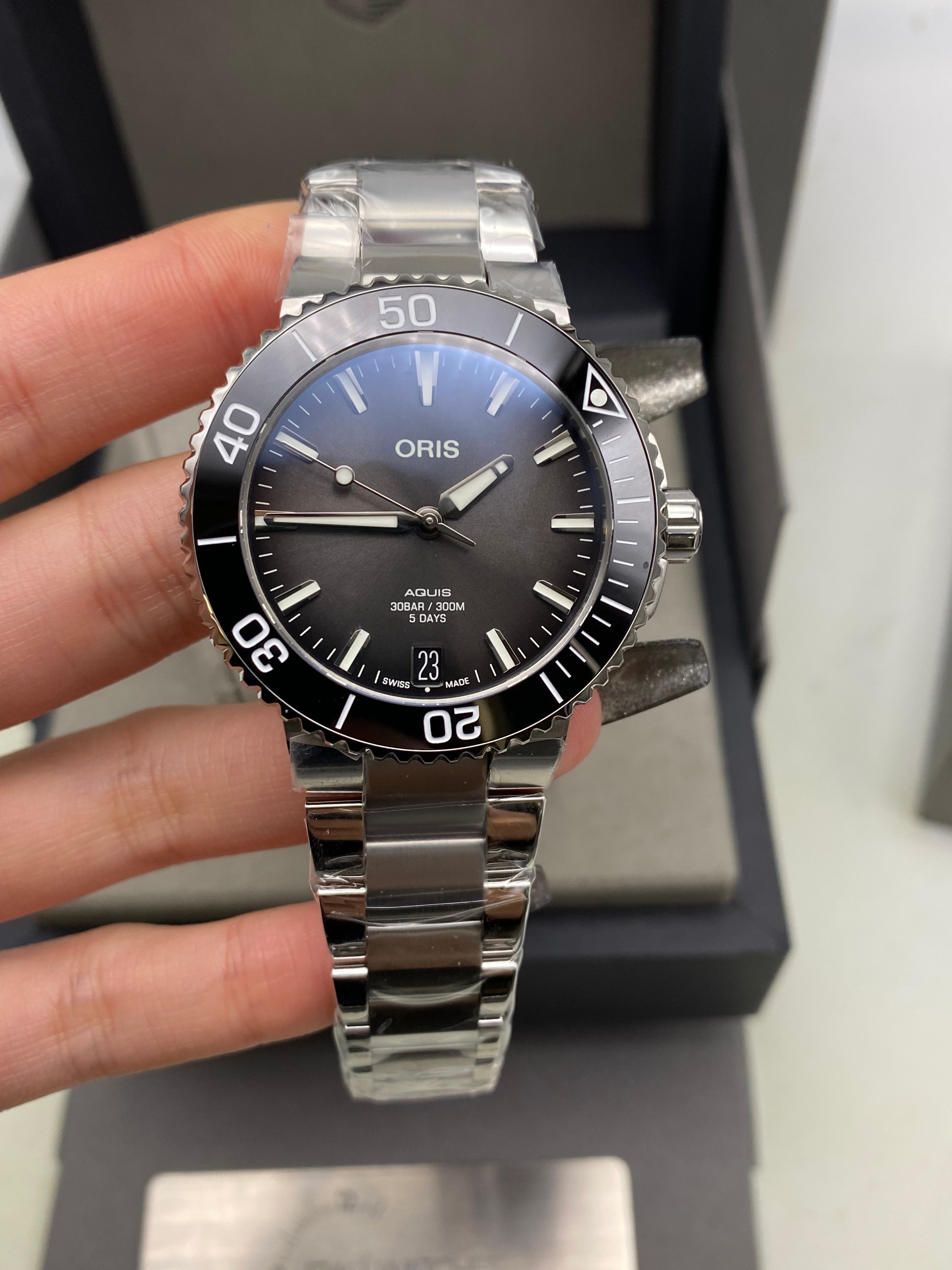 Oris Aquis 41,5 mm 01 400 7769 4154 2025
