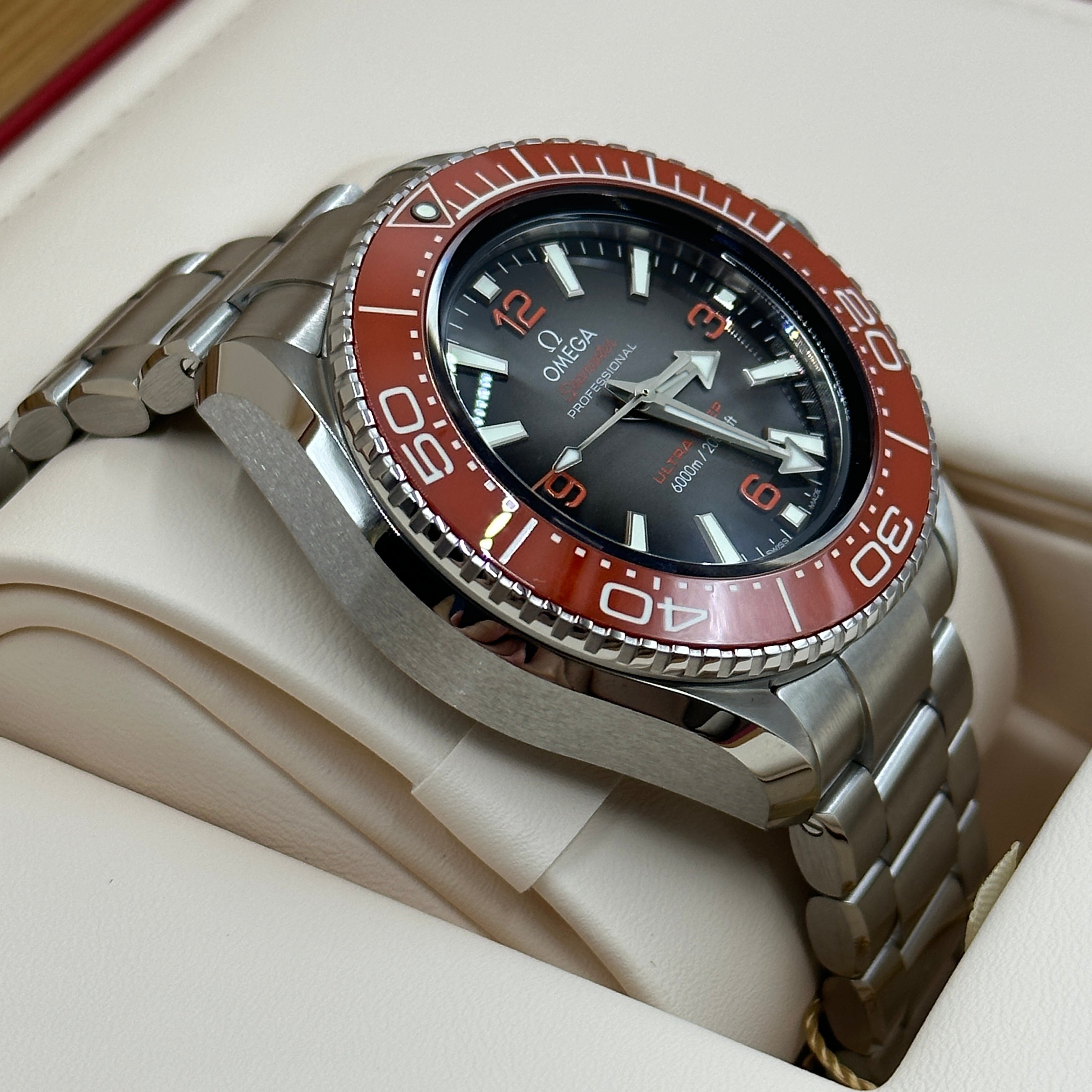 Omega Seamaster Planet Ocean 6000M 45,5 mm 215.30.46.21.06.001 2023
