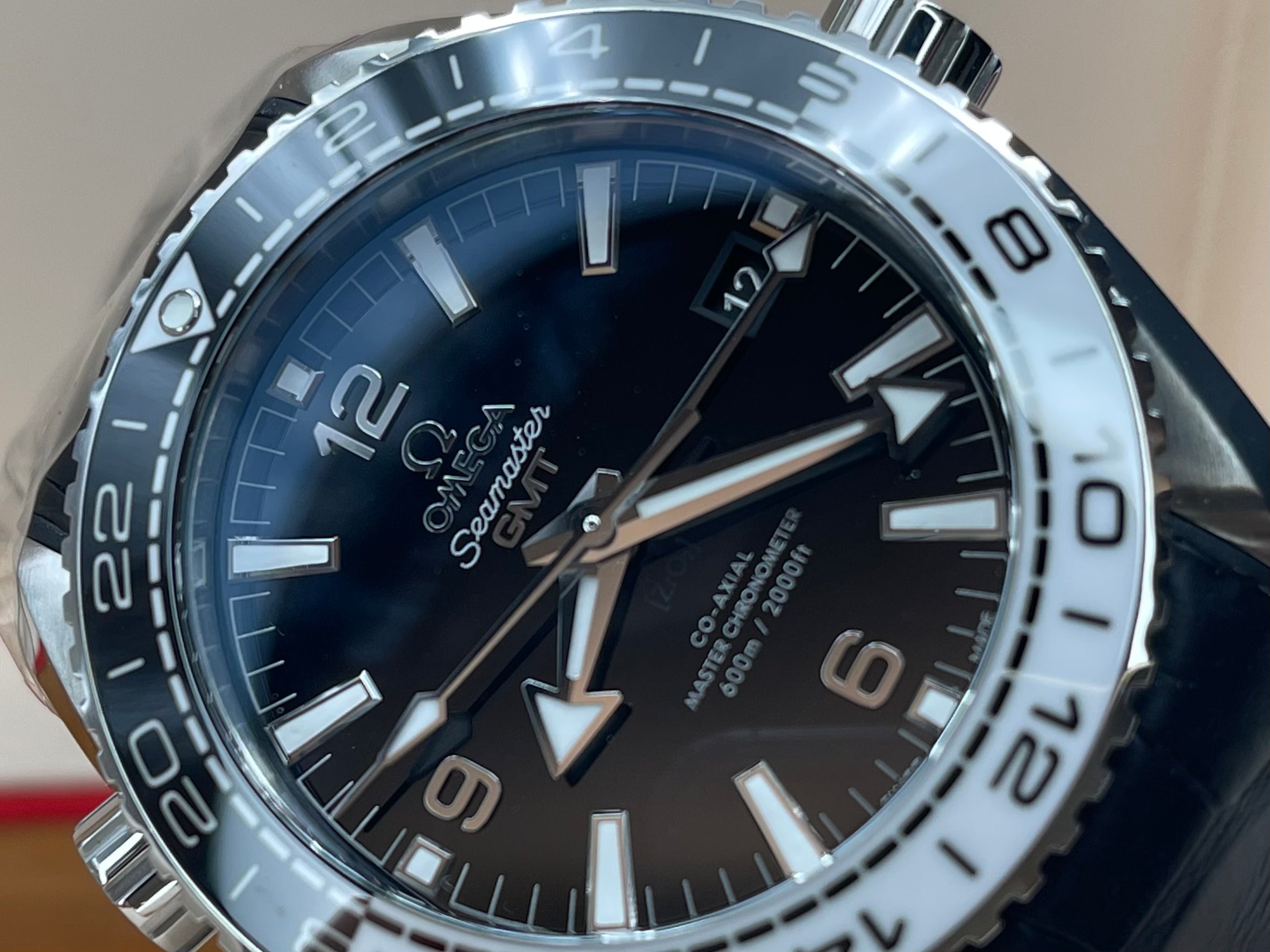 Omega Seamaster Planet Ocean 600M 43,5 mm 215.33.44.22.01.001 2025