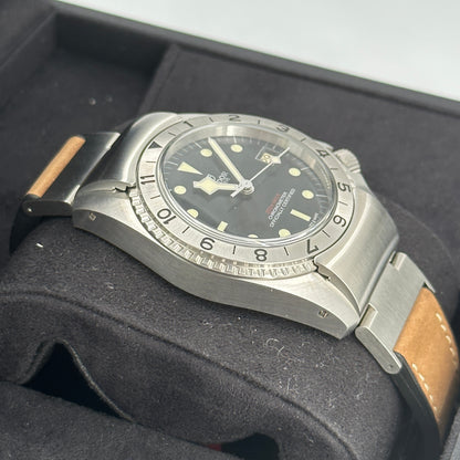 Tudor Black Bay P01 42 mm 70150-0001 Schwarzes Leder 2024