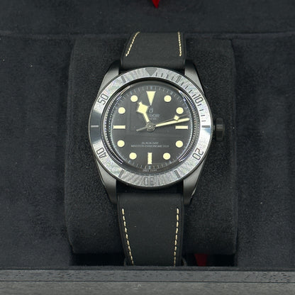 Tudor Black Bay Keramik 41 mm 79210Cnu-0001 Schwarzes Leder 2023